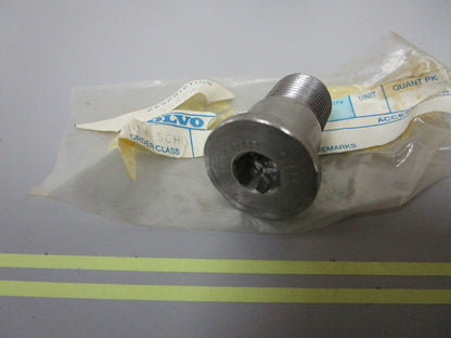 *NEW OEM* 0720 Volvo Penta Shoulder Screw 839696