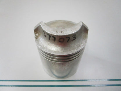 NEW OEM 377073 0377073 OMC Johnson Evinrude Piston 0810