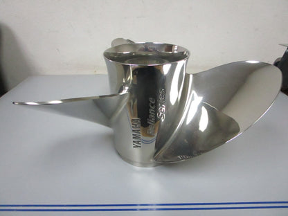 *NEW OEM* 0720 Yamaha 3 Blade Stainless Steel 13 ¾ x 20 Propeller 68F-45974-20