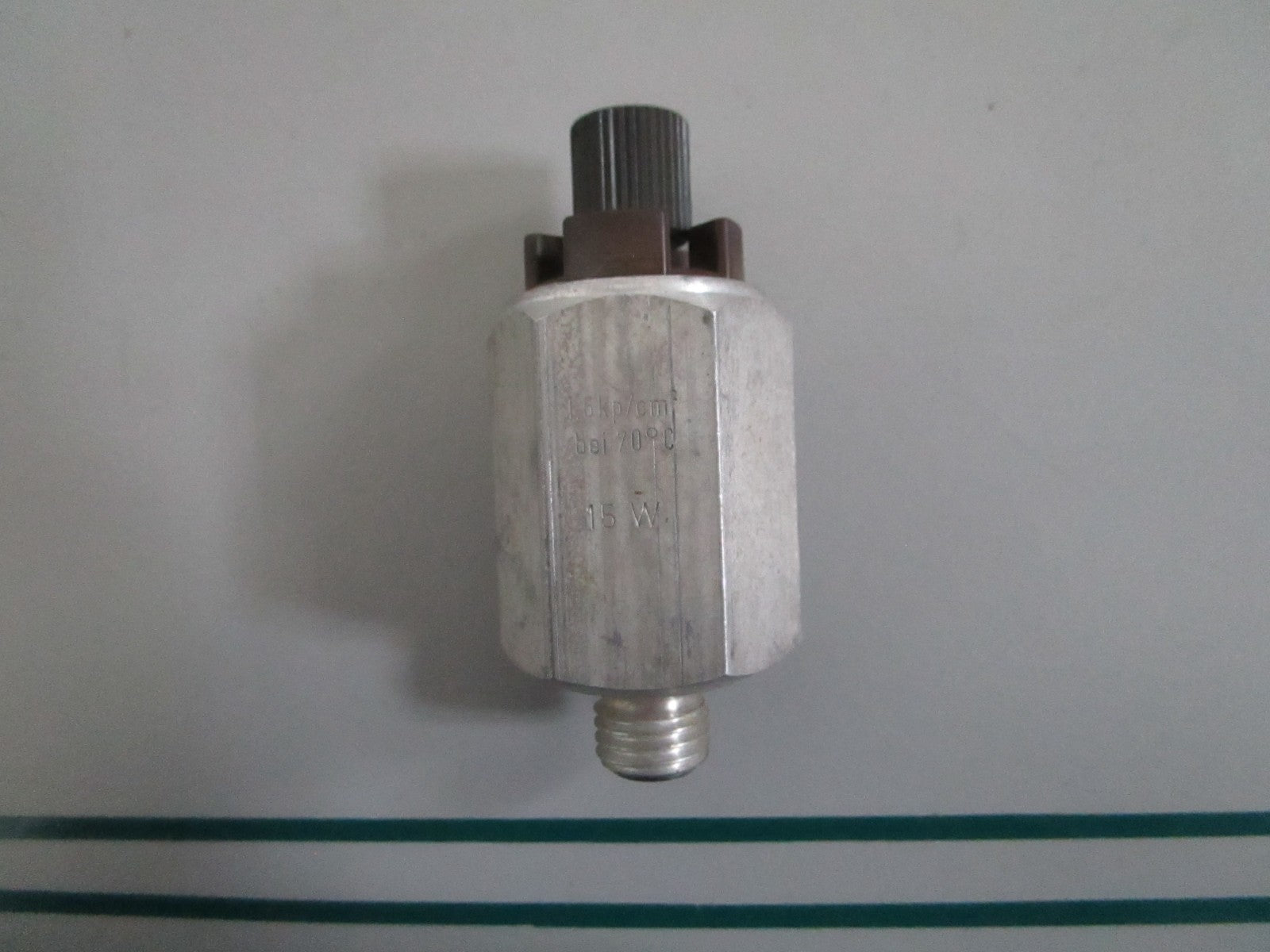 NEW OEM 0015421617 Mercedes-Benz Sender Unit 0820