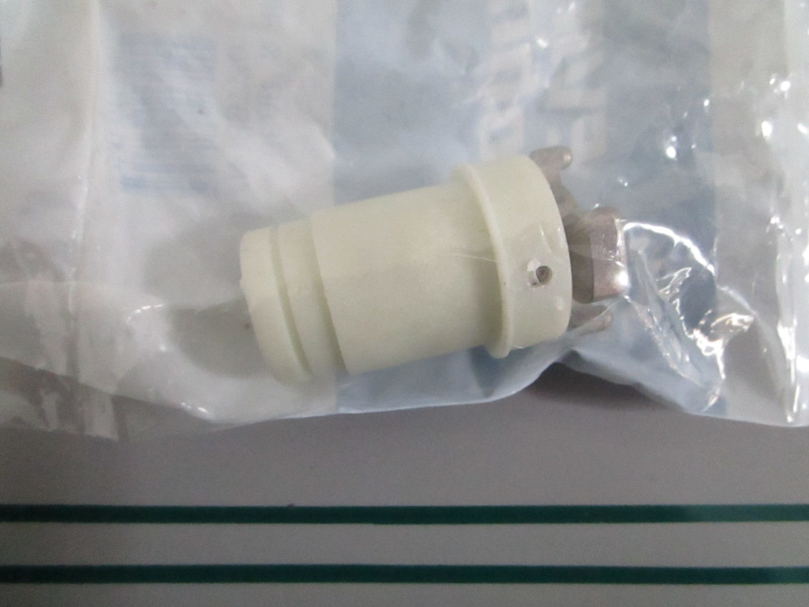 NEW OEM 389720 0389720 OMC Johnson Evinrude Gear & Bushing 0820