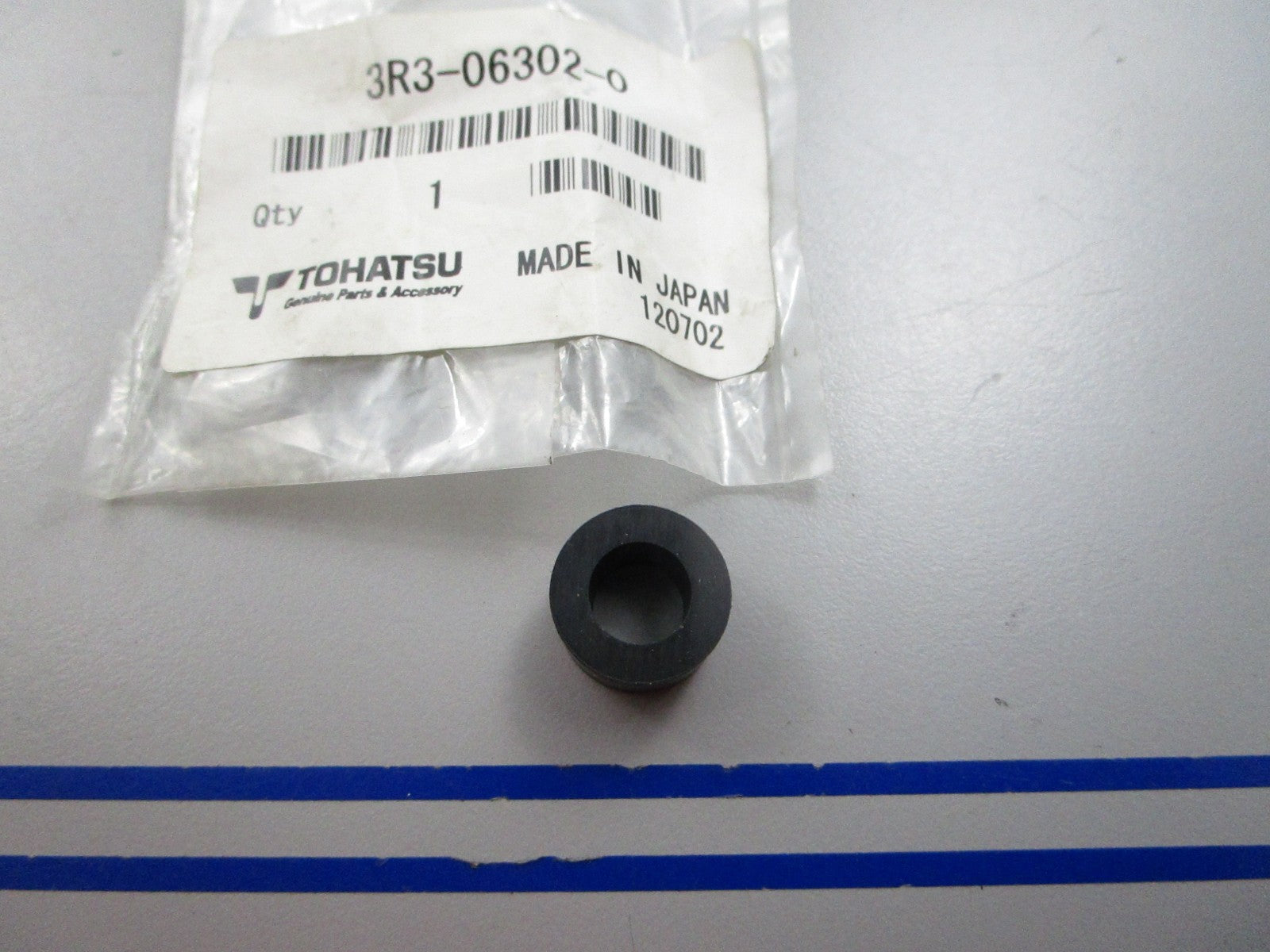 NEW OEM 3R3-06302-0 3R3063020 Tohatsu Rubber Mount 0810