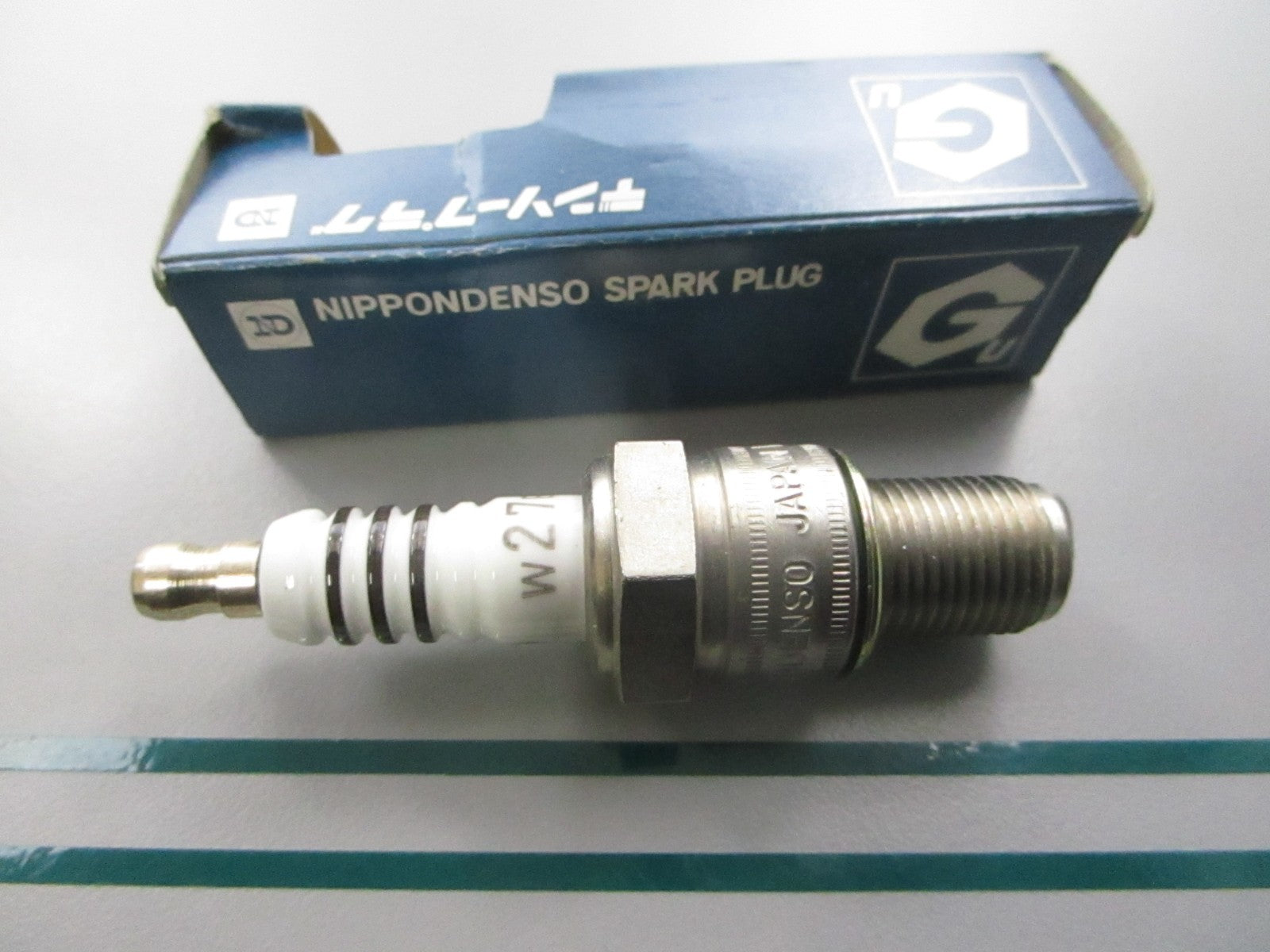 NEW OEM W27ES-GU Nippon Denso Spark Plug 0810