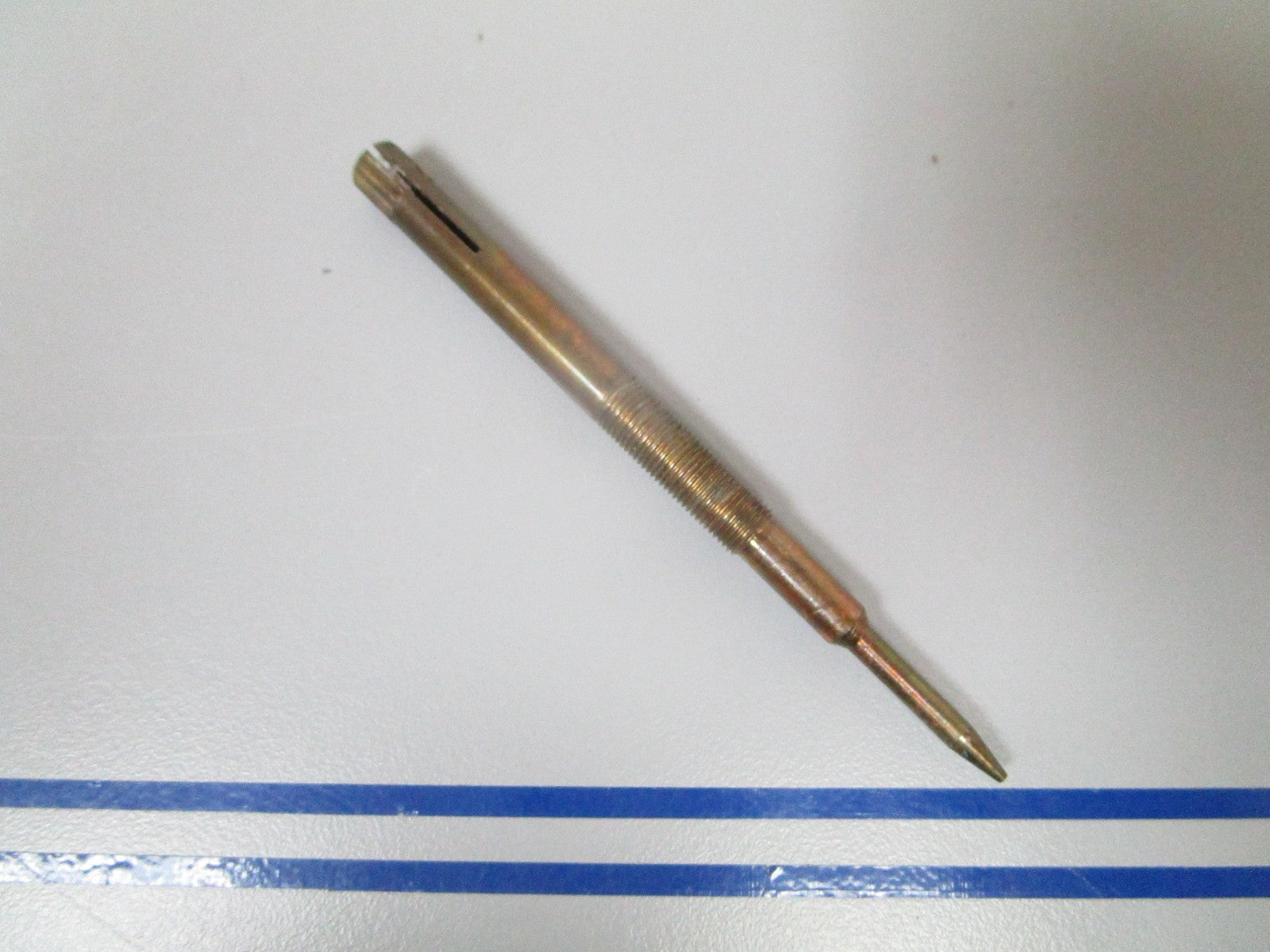 NEW OEM 204426 0204426 OMC Johnson Evinrude Needle Valve 0810