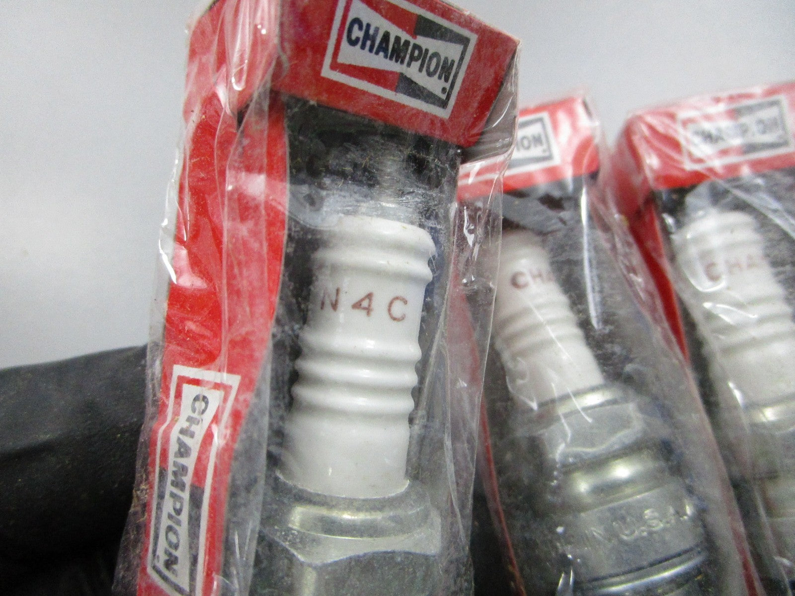 NEW (LOT OF 5) N4C Champion Spark Plug 0810