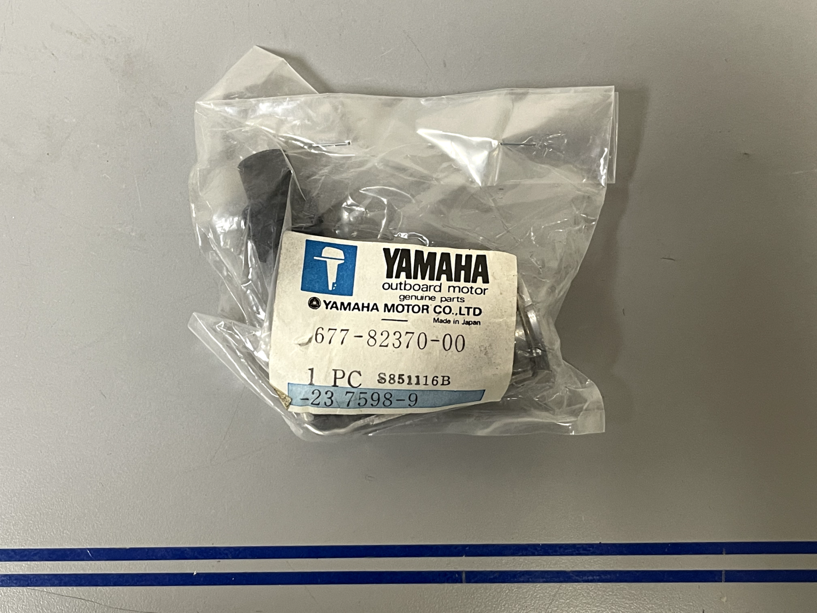 *NEW OEM* 0670 Yamaha Spark Plug Cap 677-82370-00-00 677-82370-00