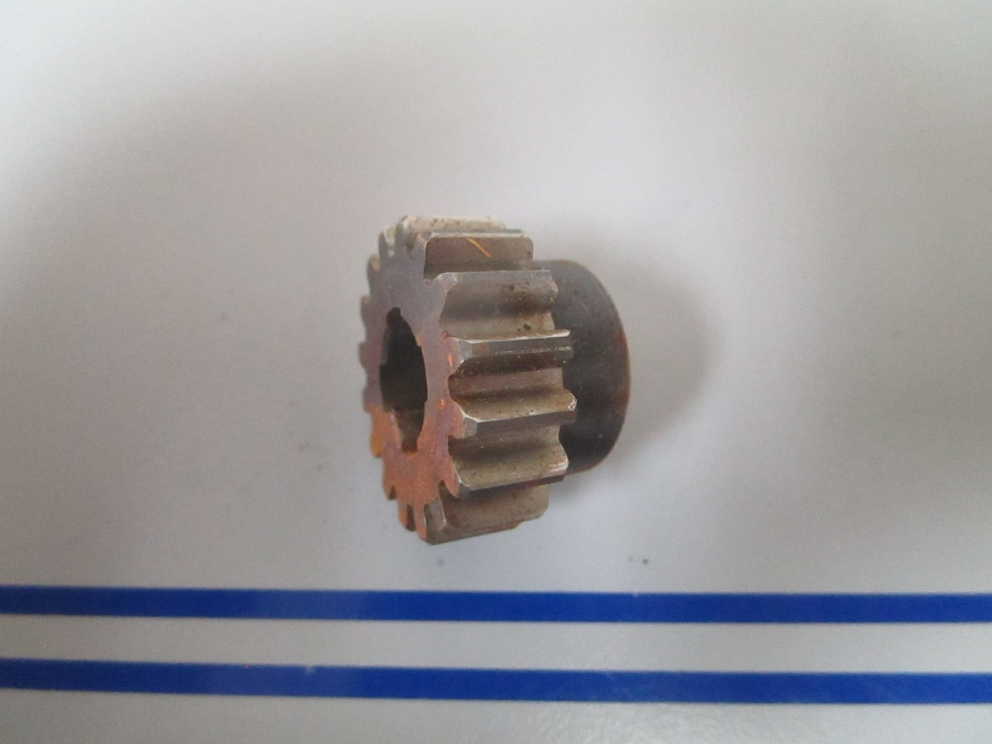 NEW OEM 313235 0313235 OMC Johnson Evinrude Gear 0810
