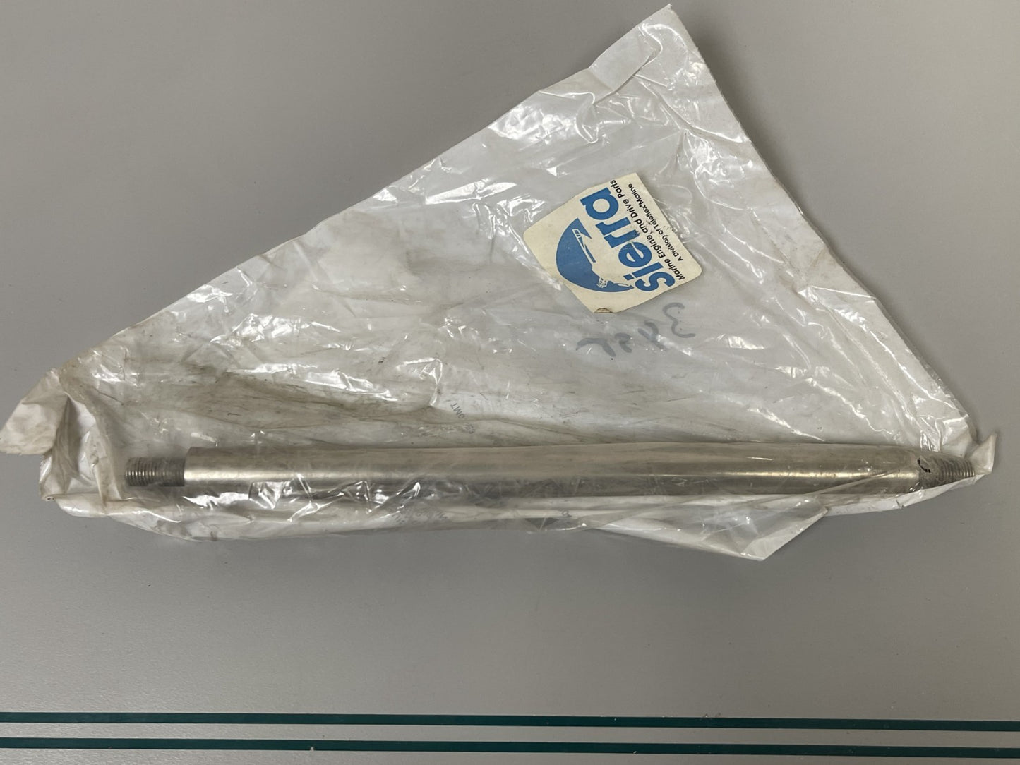 NEW 18-2152 Replaces: 17-45735 Sierra Pivot Pin Shaft 0670