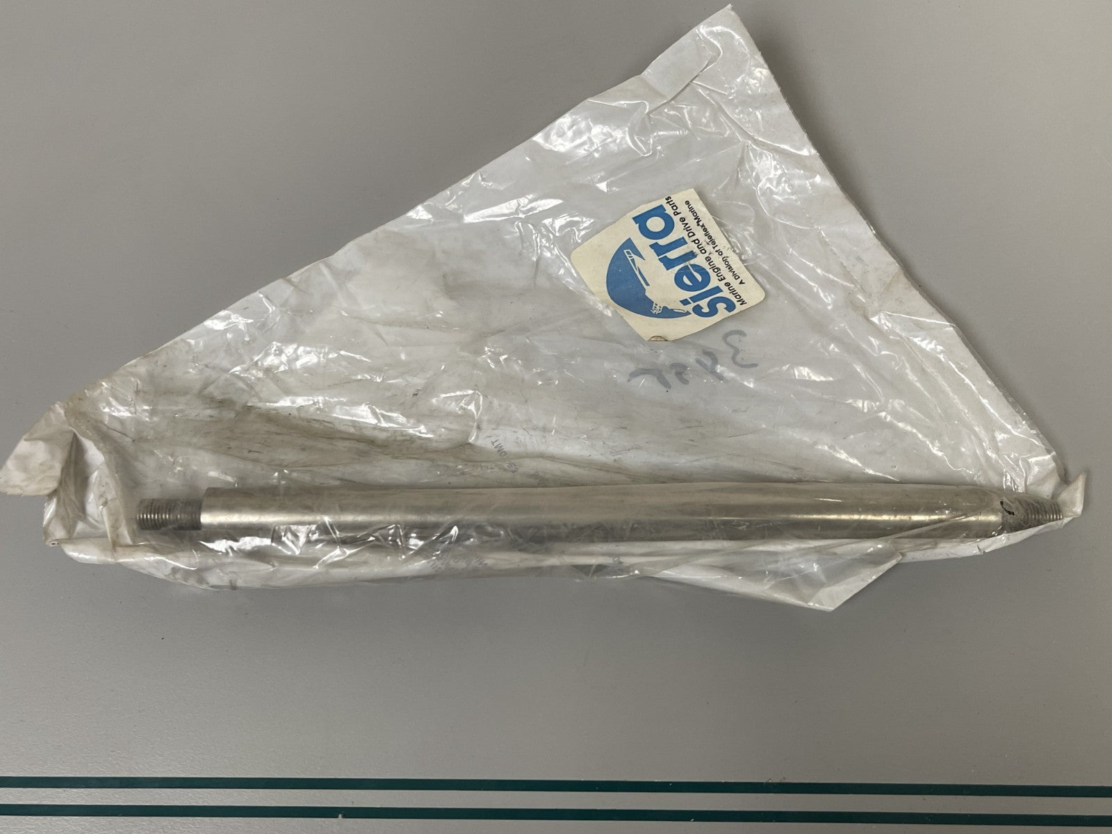 NEW 18-2152 Replaces: 17-45735 Sierra Pivot Pin Shaft 0670