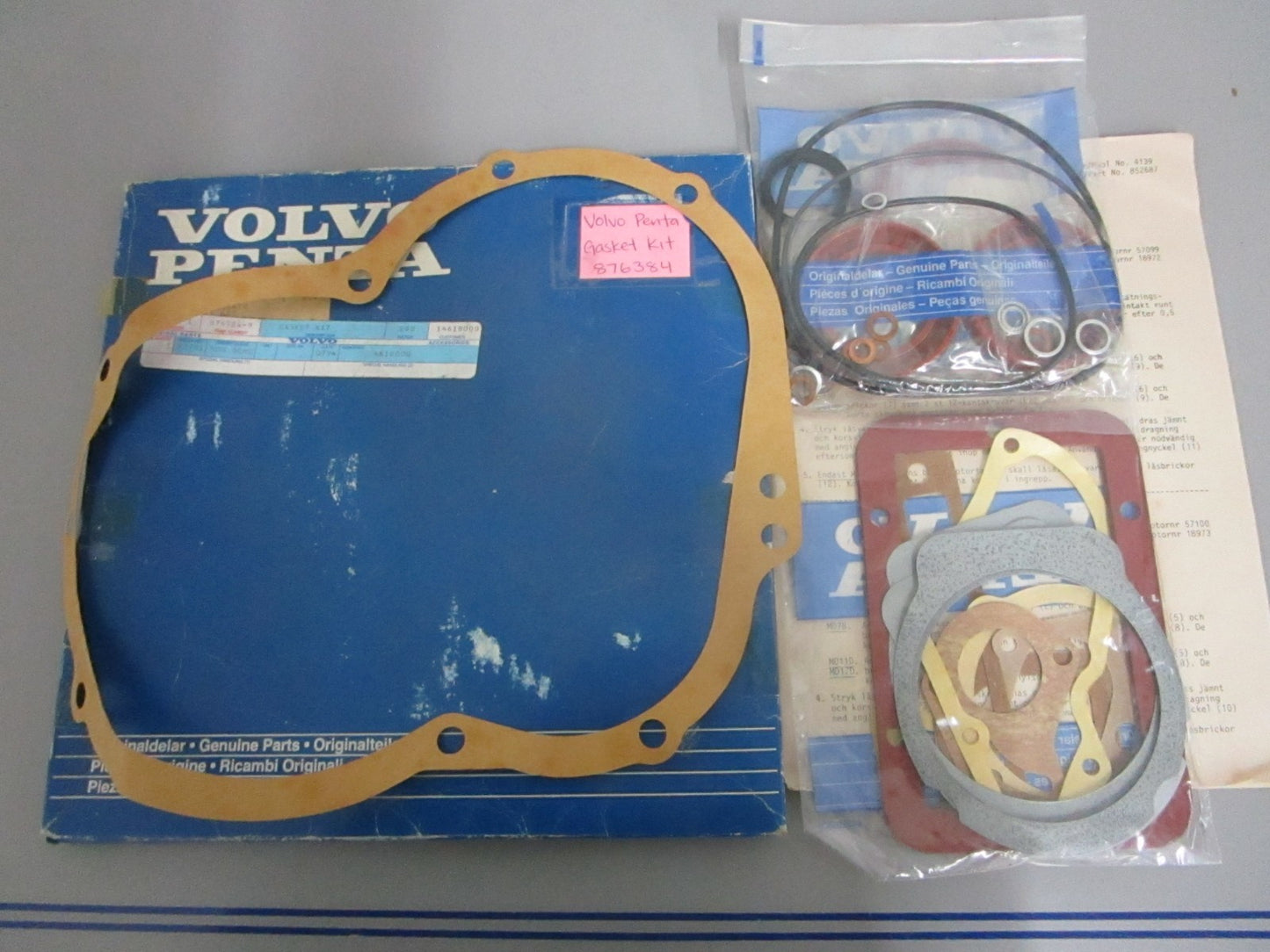 NEW OEM 876384 Volvo Penta Gasket Kit 0820