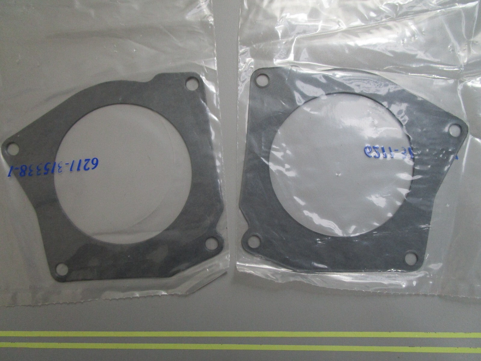 *NEW OEM* (LOT OF 2) 0810 OMC Johnson Evinrude Gasket 315338 0315338