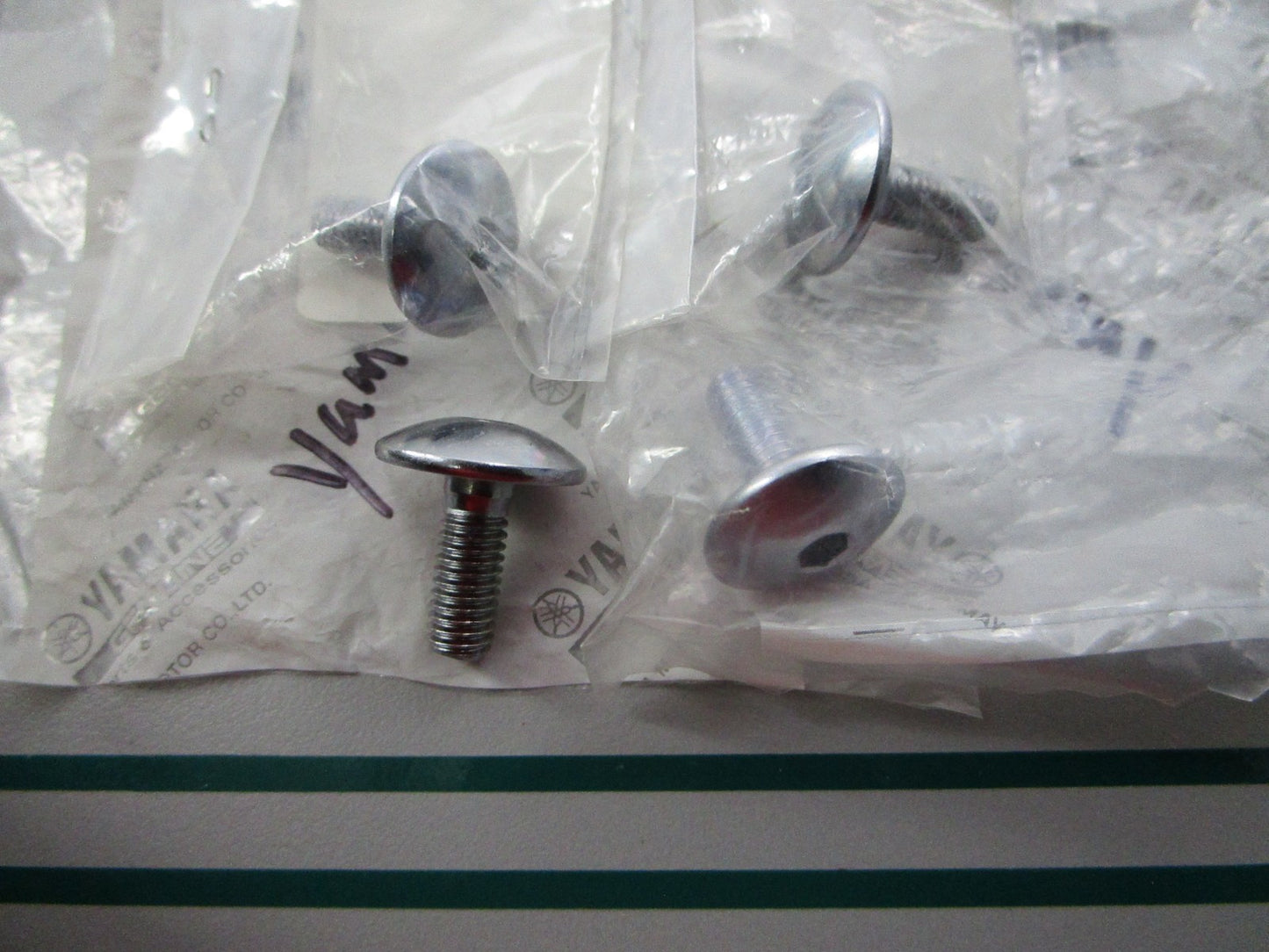 NEW OEM (LOT OF 4) 90110-06200 Yamaha Socket 0810