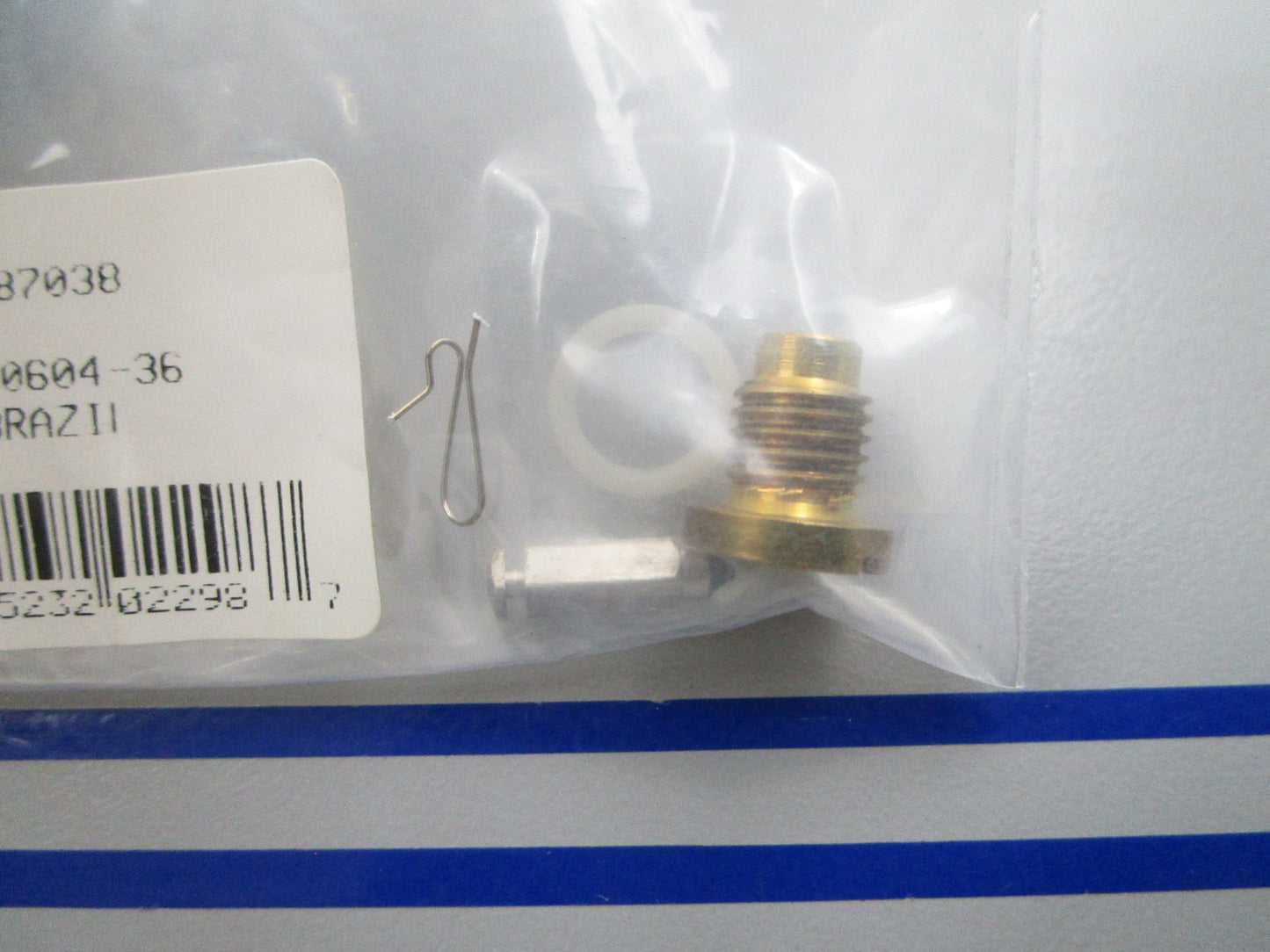NEW OEM Mercury Quicksilver 802118 Needle & Seat 0810