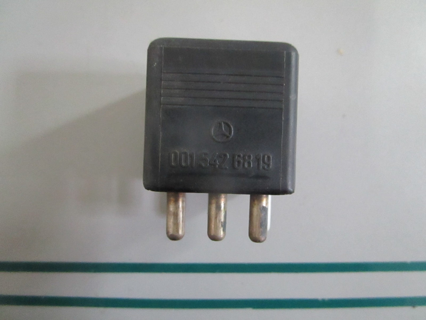 NEW OEM 0015426819 Mercedes-Benz Relay 0820