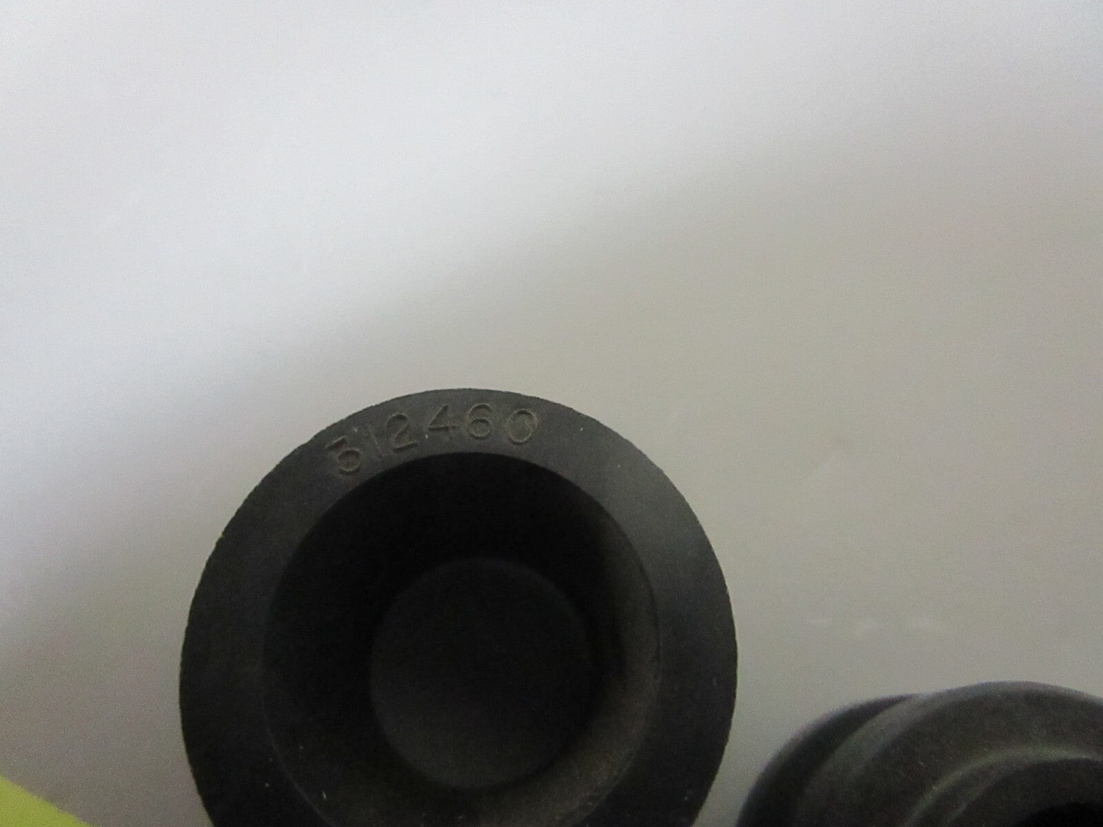 *NEW OEM* (LOT OF 2) 0810 OMC Johnson Evinrude Grommet 312460 0312460