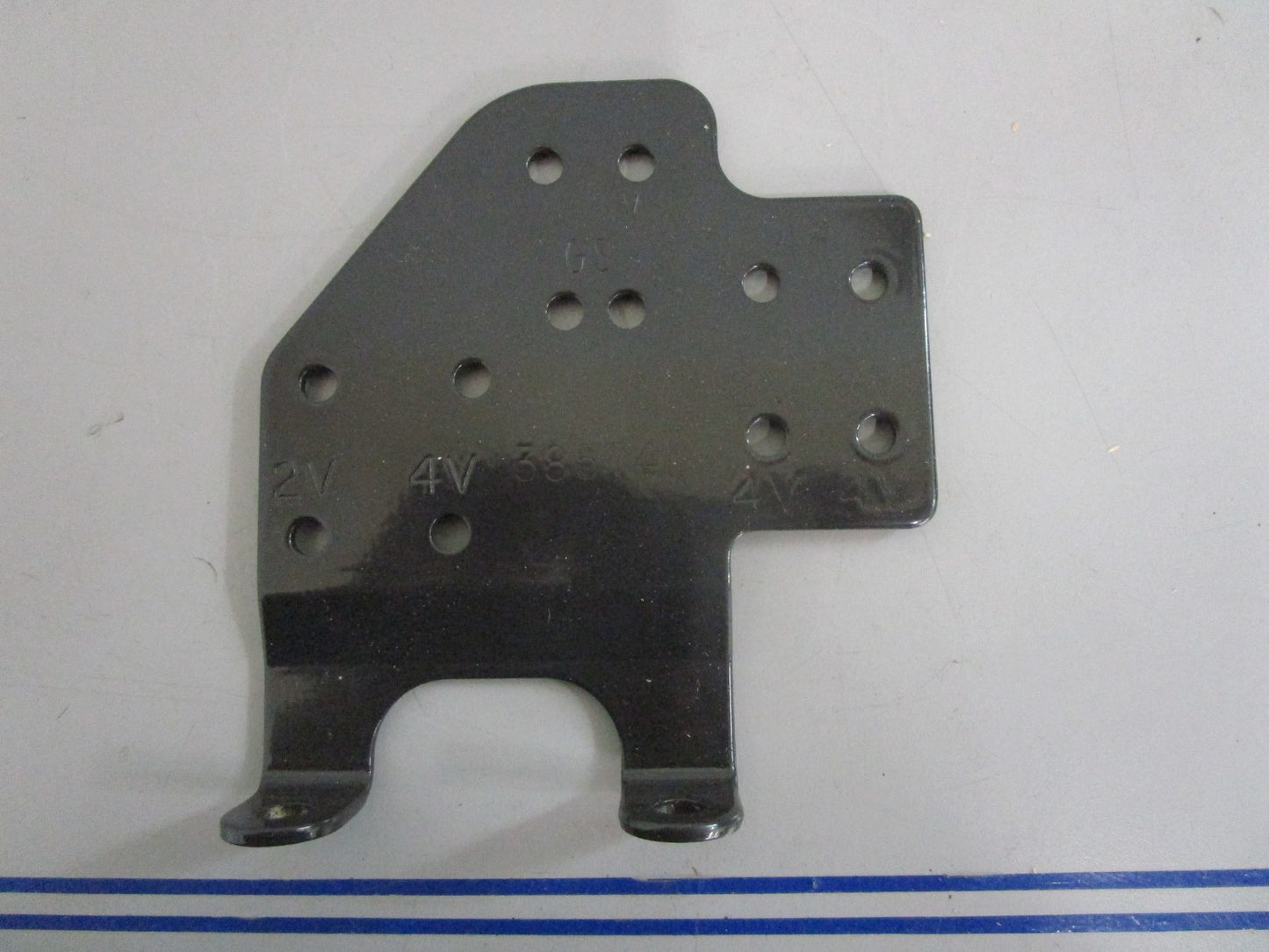 *NEW OEM* 0820 OMC Johnson Evinrude Bracket 3857411