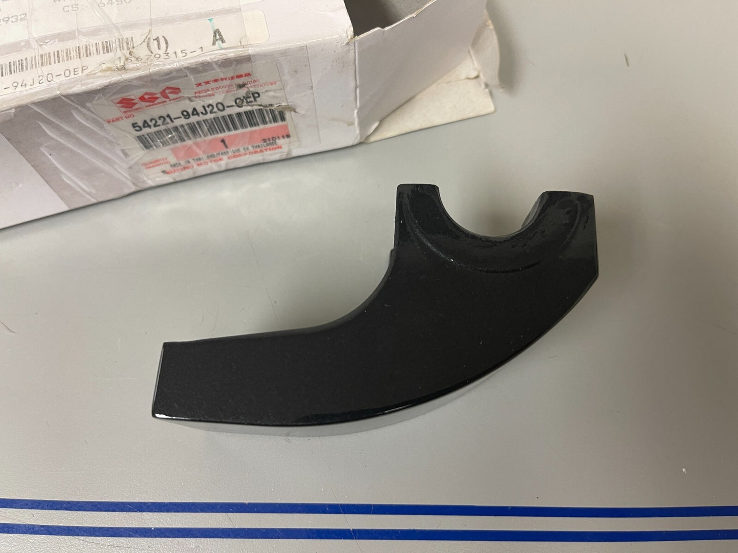 *NEW OEM* 0810 Suzuki Lower Mount Port Cover 54221-94J20-0EP