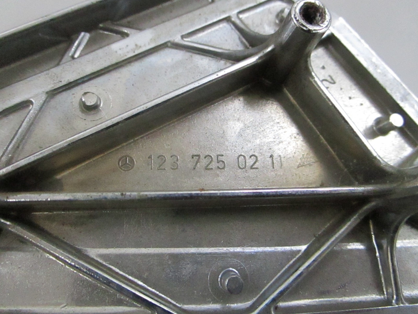 NEW OEM 1237250211 Mercedes-Benz Cover Plate 0810