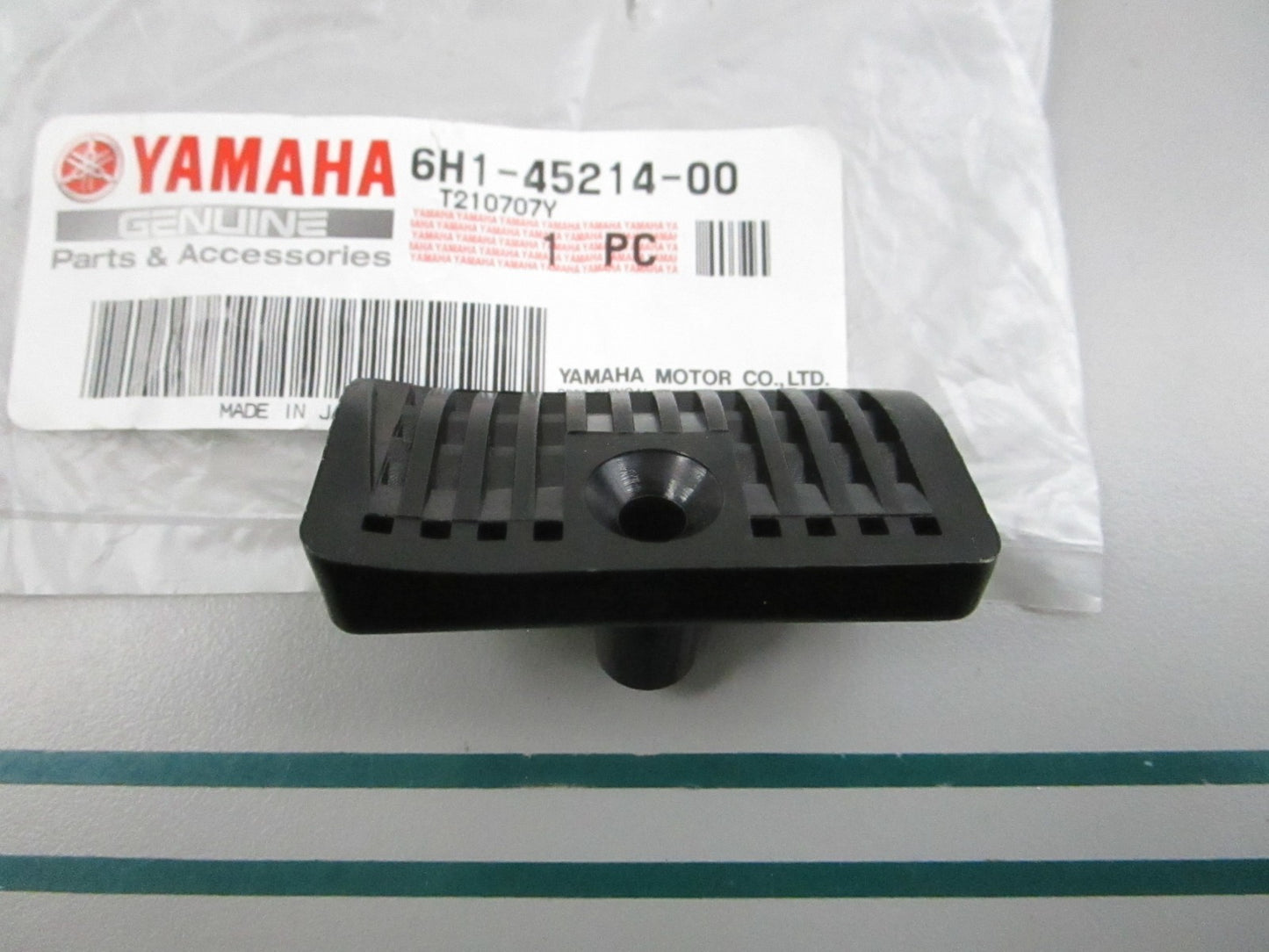 NEW OEM 6H1-45214-00-00 Yamaha Water Inlet Cover 0810