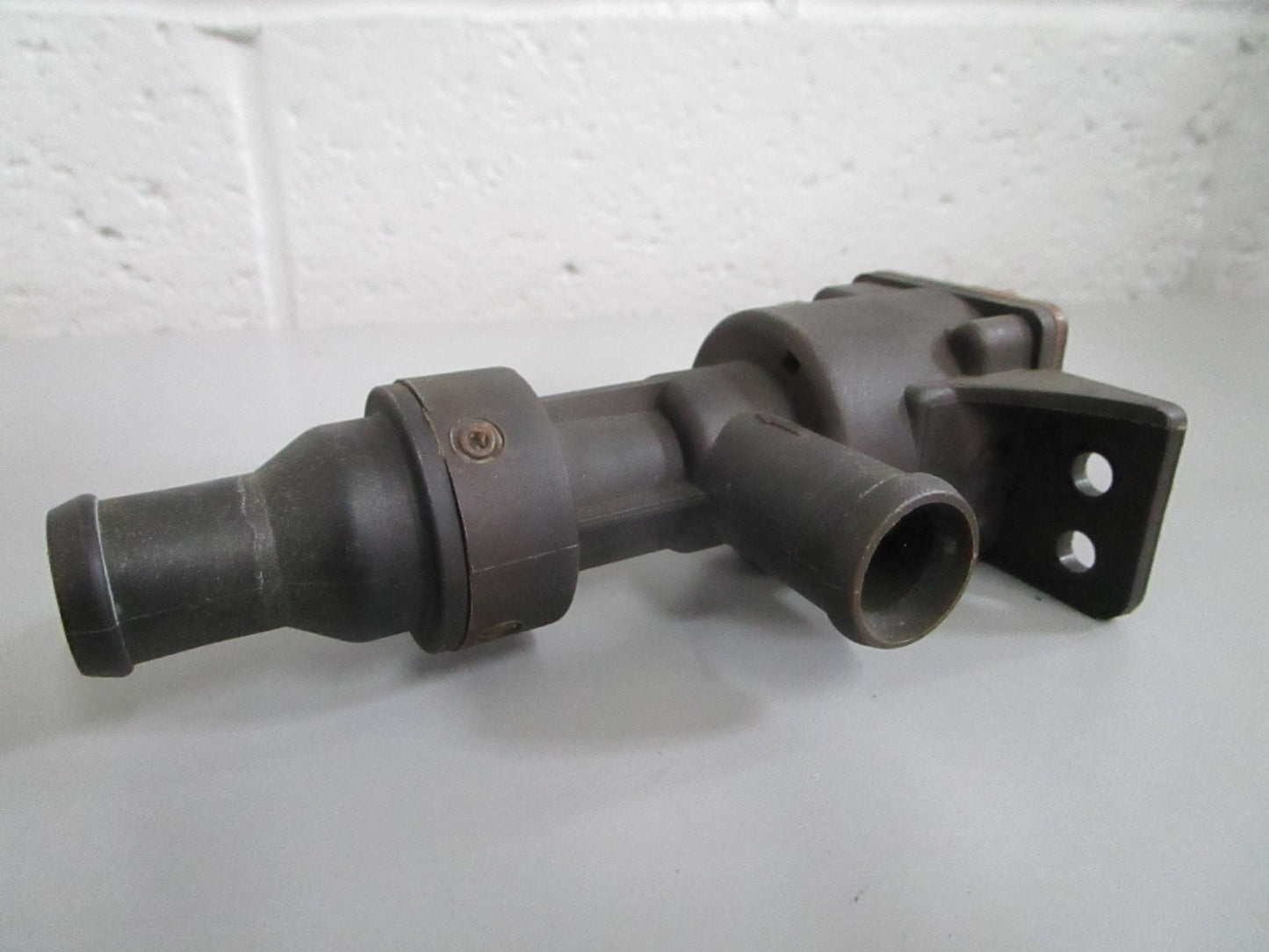 NEW OEM 0008302984 Mercedes-Benz Bosch Heater Control Valve 0820