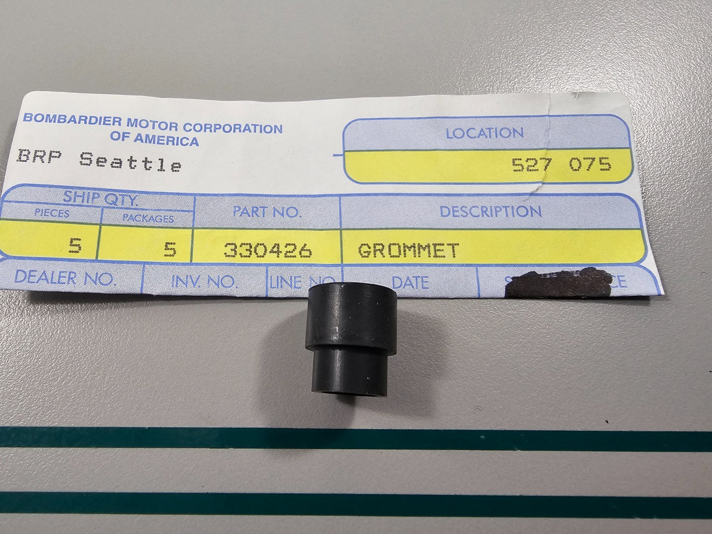 NEW OEM 330426 0330426 OMC Johnson Evinrude Grommet 0810