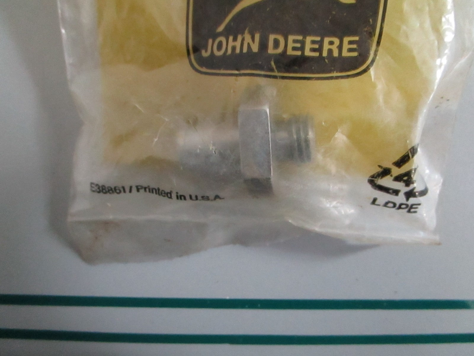 NEW OEM ET11046 John Deere Gear Pivot Stud 0820