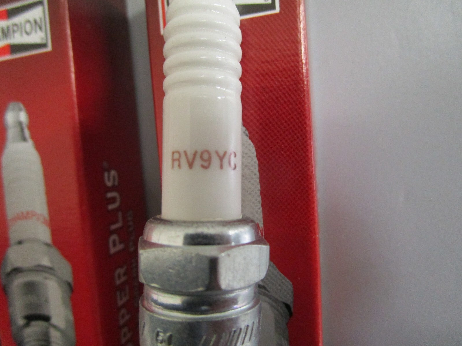 *NEW* (LOT OF 8) 0820 Champion Spark Plug RV9YC