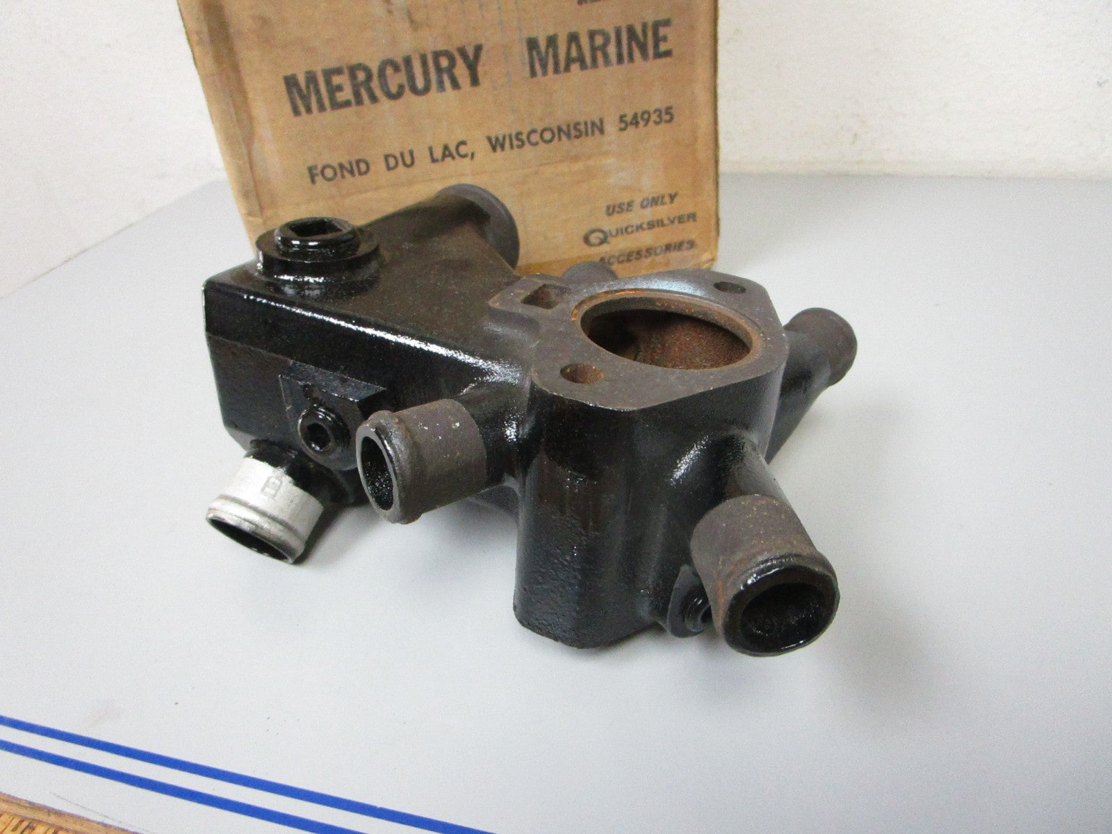 NEW OEM 78985A1 Mercury Mercruiser GM 325 350 454 Thermostat Housing 0720