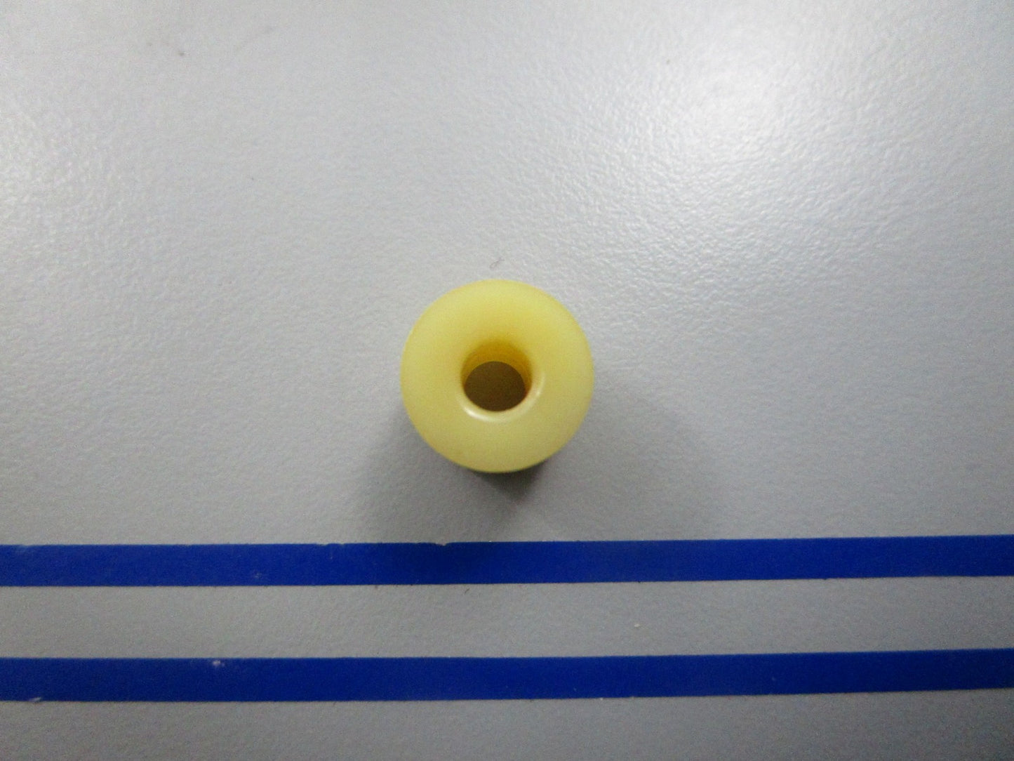 NEW OEM 310354 0310354 OMC Johnson Evinrude Roller 0810