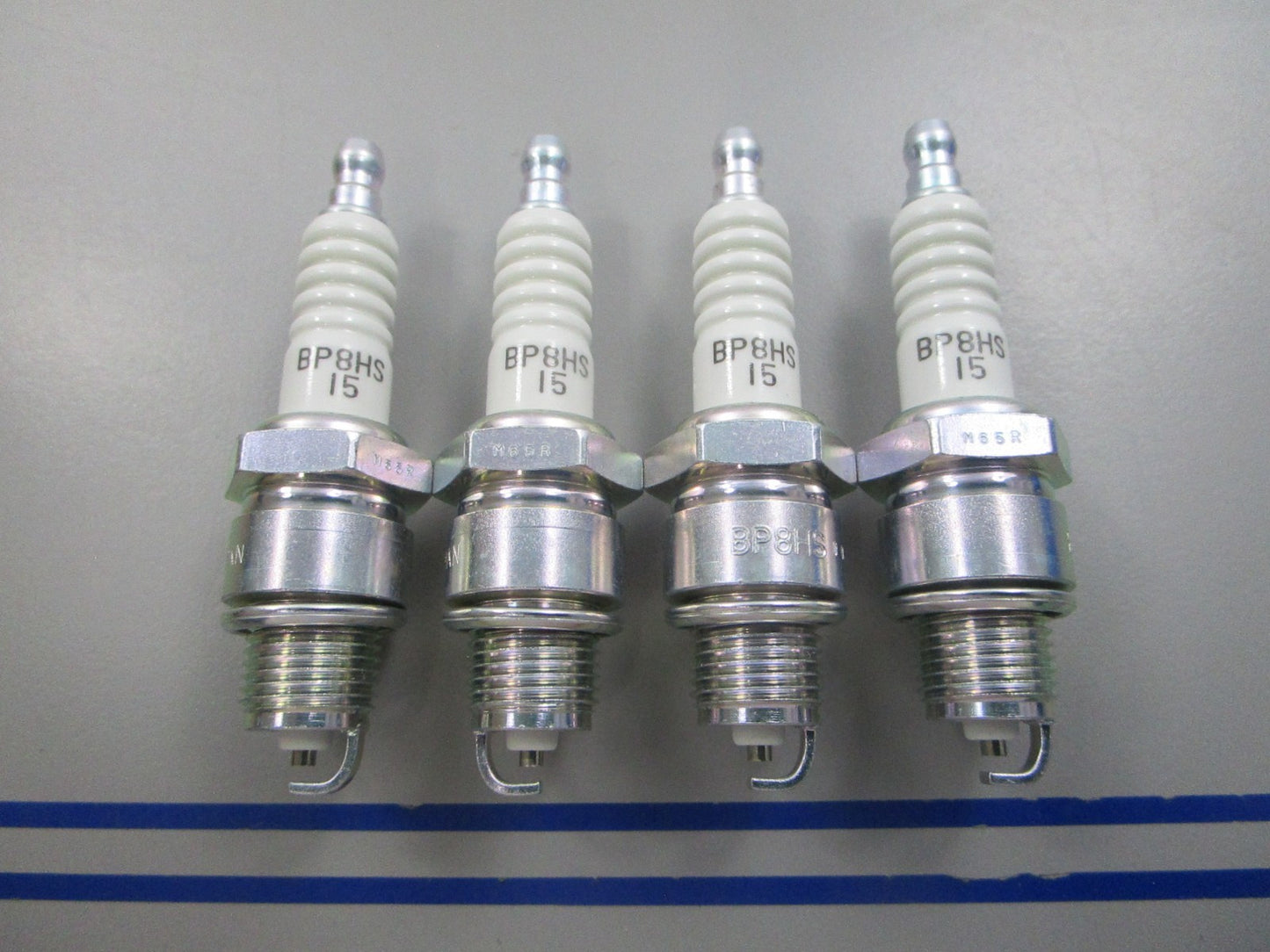NEW (LOT OF 4) BP8HS-15 NGK Spark Plug 0810