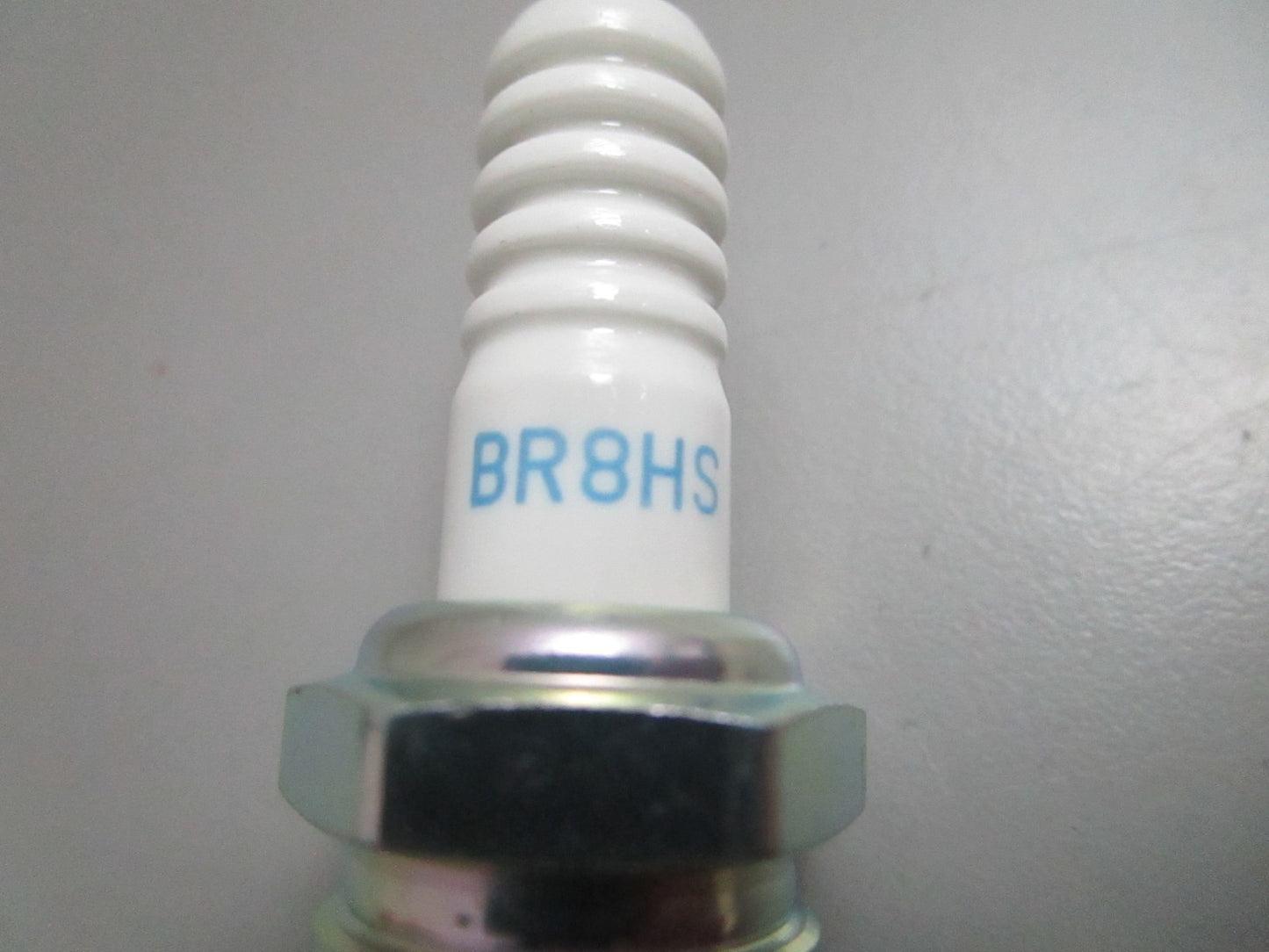 *NEW* (LOT OF 10) 0820 NGK Spark Plug BR8HS