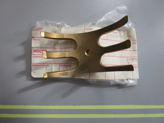 *NEW OEM* 0820 Volvo Penta Pump Cam 3858086