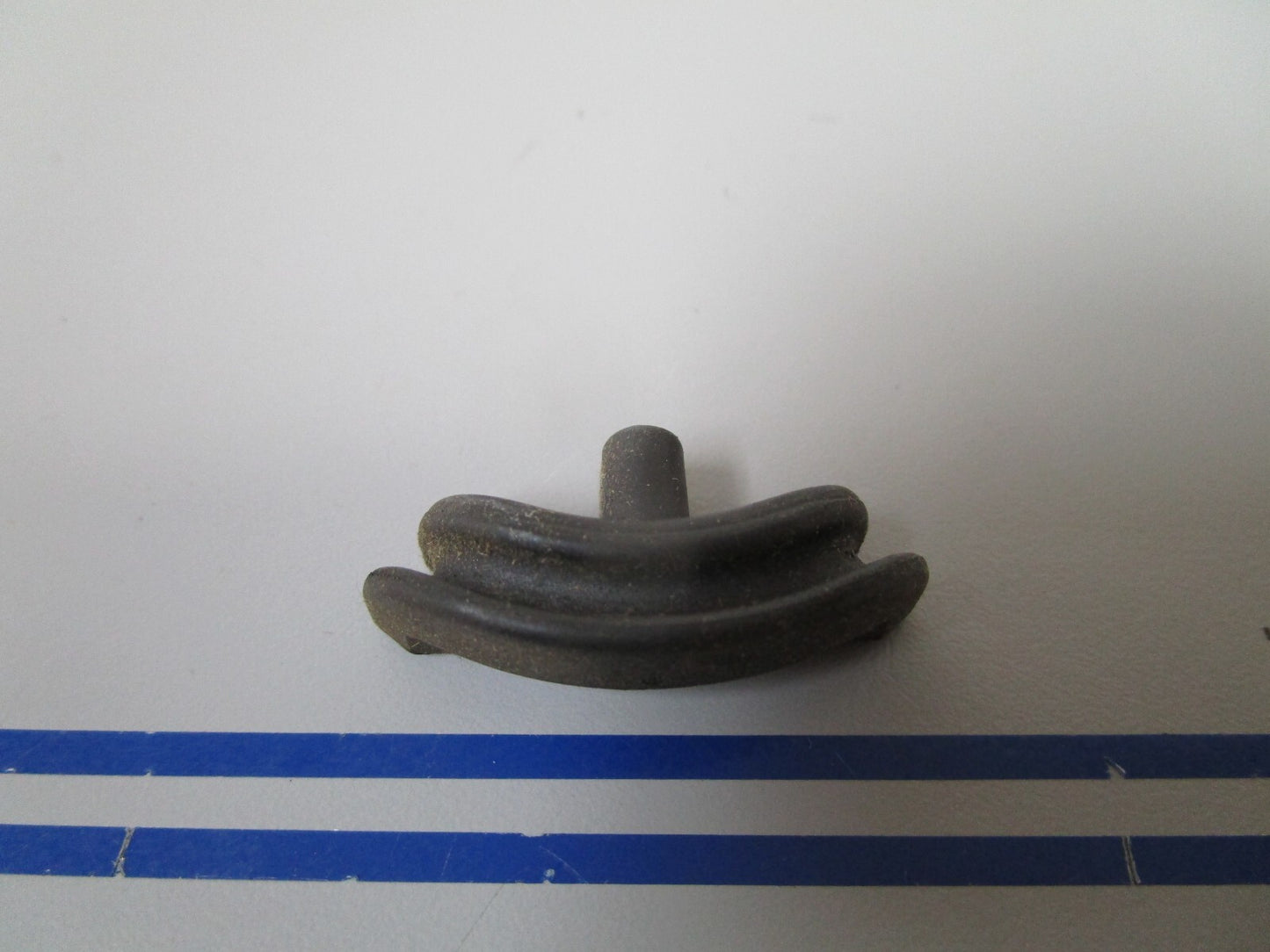 *NEW OEM* 0810 OMC Johnson Evinrude Seal 329234 0329234