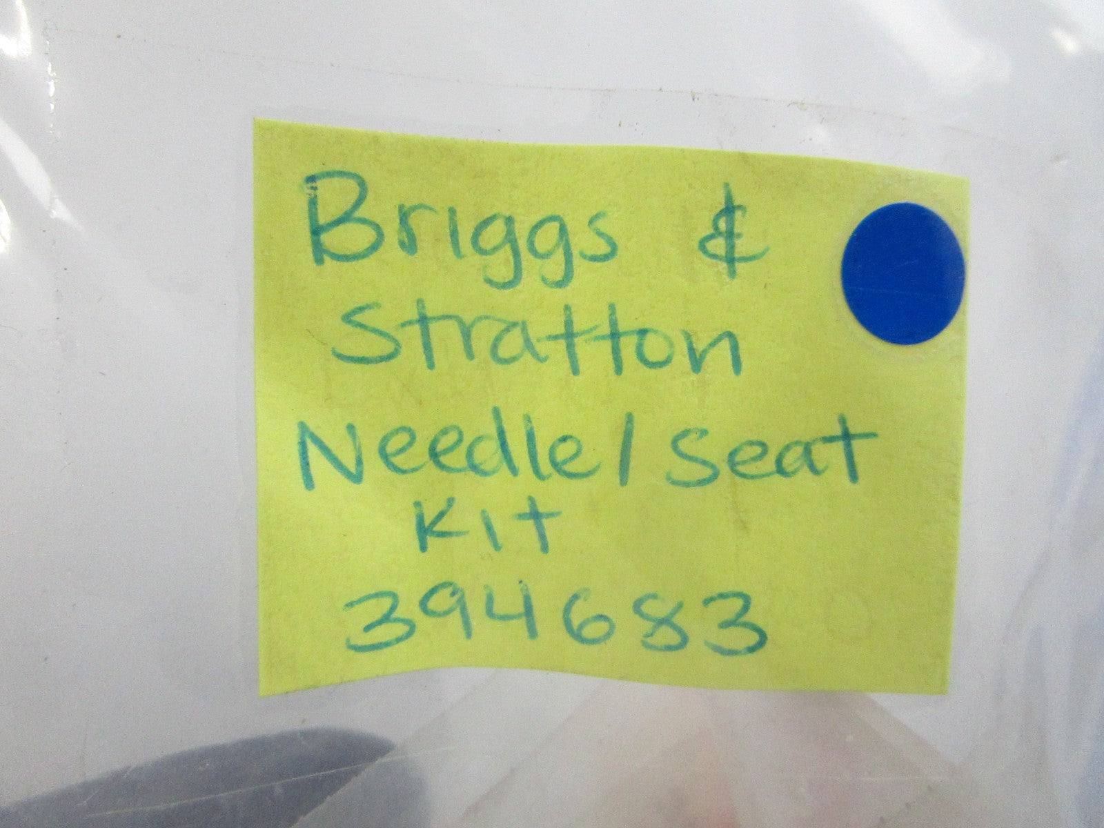 NEW OEM 394683 Briggs & Stratton Needle/Seat Kit 0810