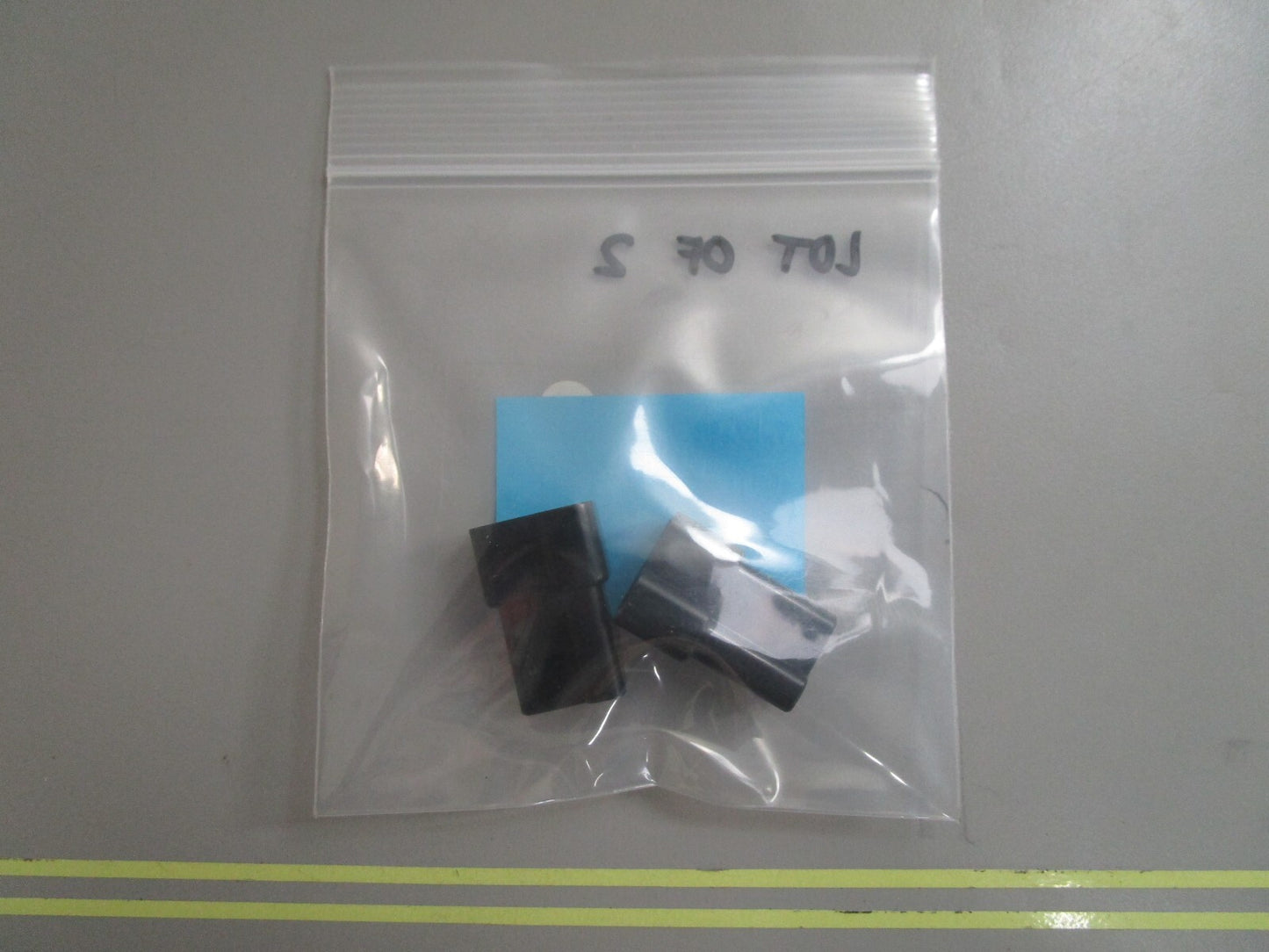 *NEW OEM* (LOT OF 2) 0810 OMC Johnson Evinrude Terminal Housing Connector 510472