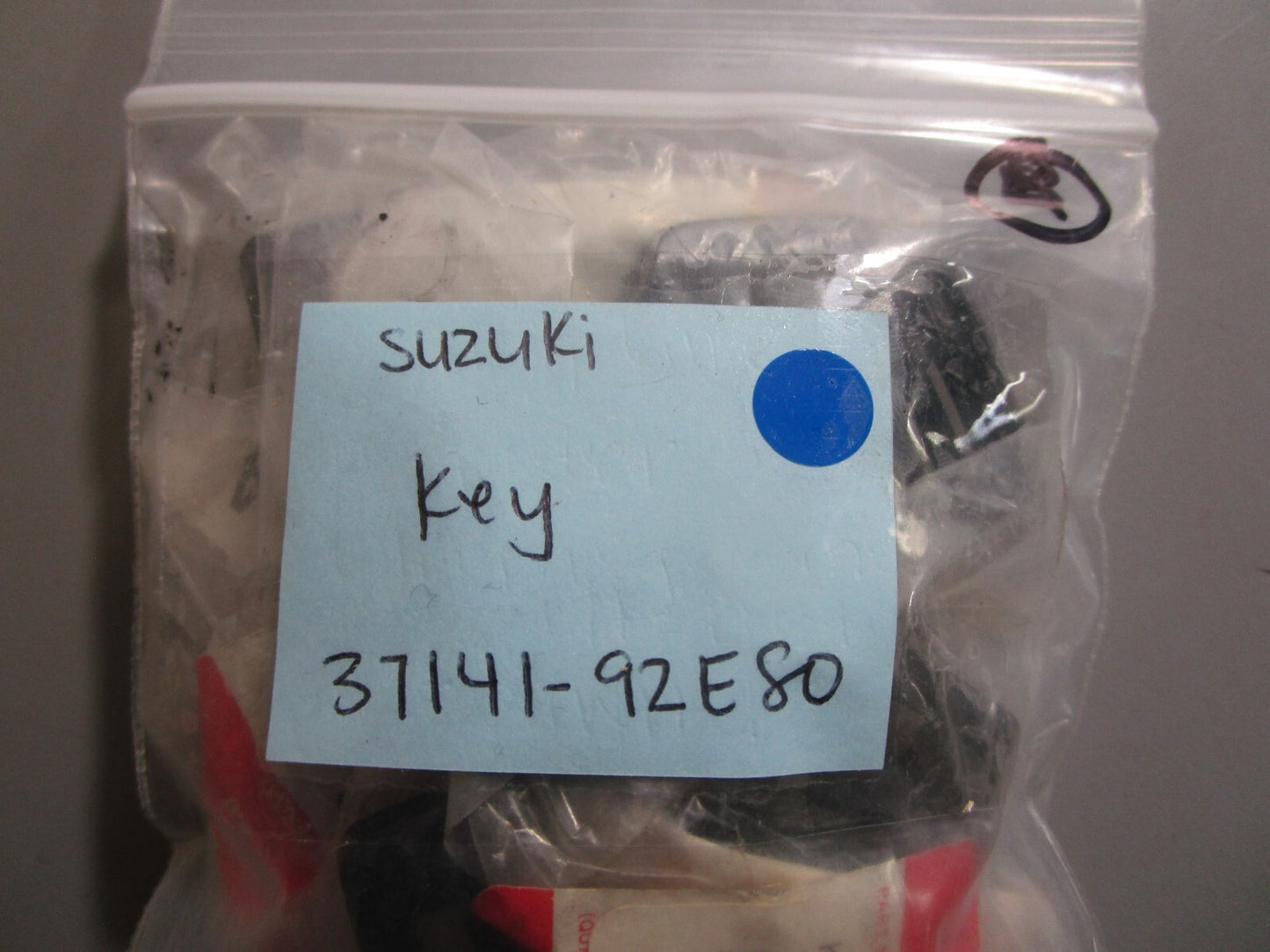 *NEW OEM* 0810 Suzuki Key 37141-92E80