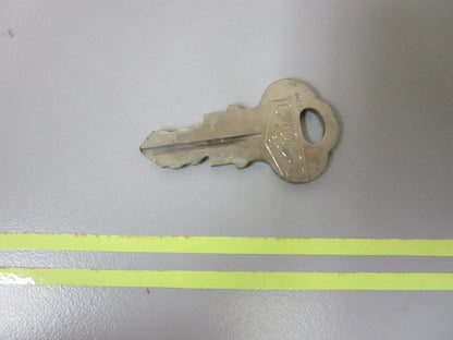 *NEW OEM* 0810 OMC Johnson Evinrude Ignition Key KF60 501575 0501575