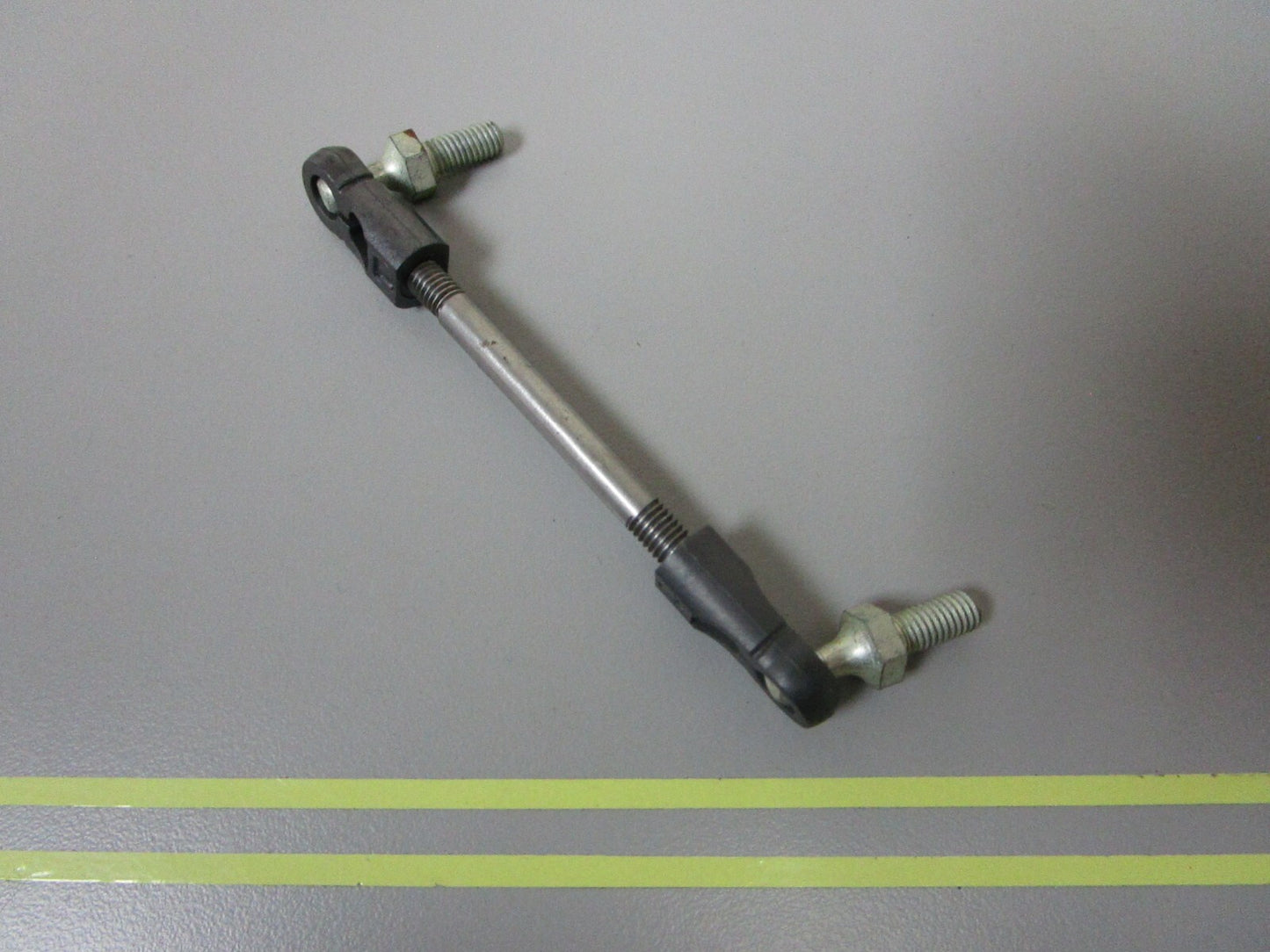 *NEW OEM* 0810 OMC Johnson Evinrude Rod & Socket 380493 0380493