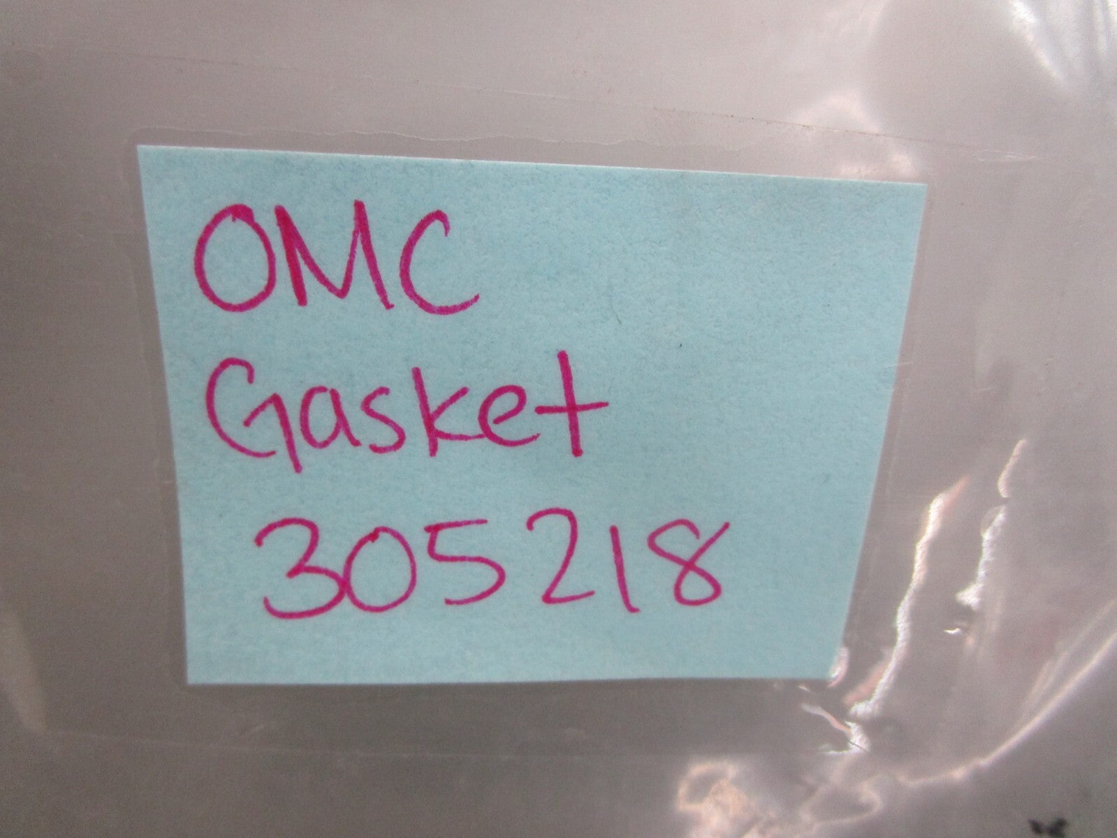 *NEW OEM* (LOT OF 2) 0810 OMC Johnson Evinrude Gasket 305218 0305218