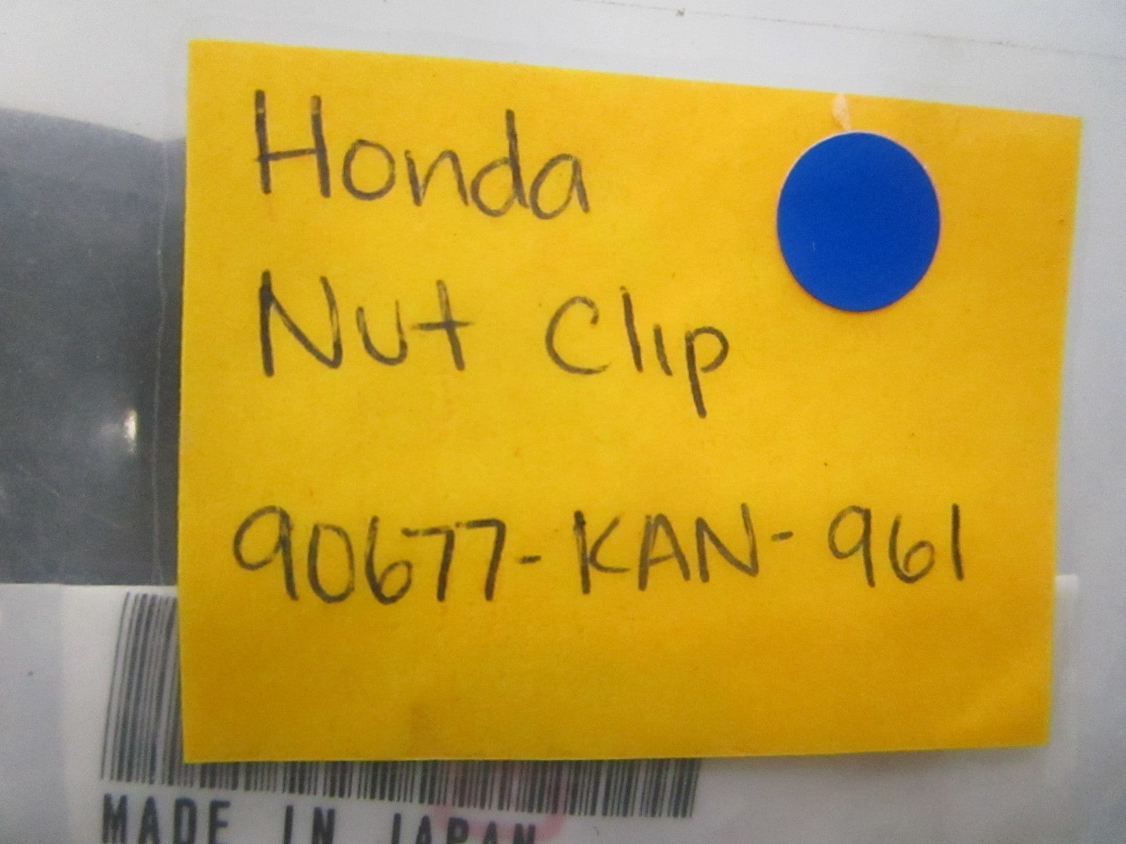 NEW OEM 90677-KAN-961 Honda Nut Clip 0810