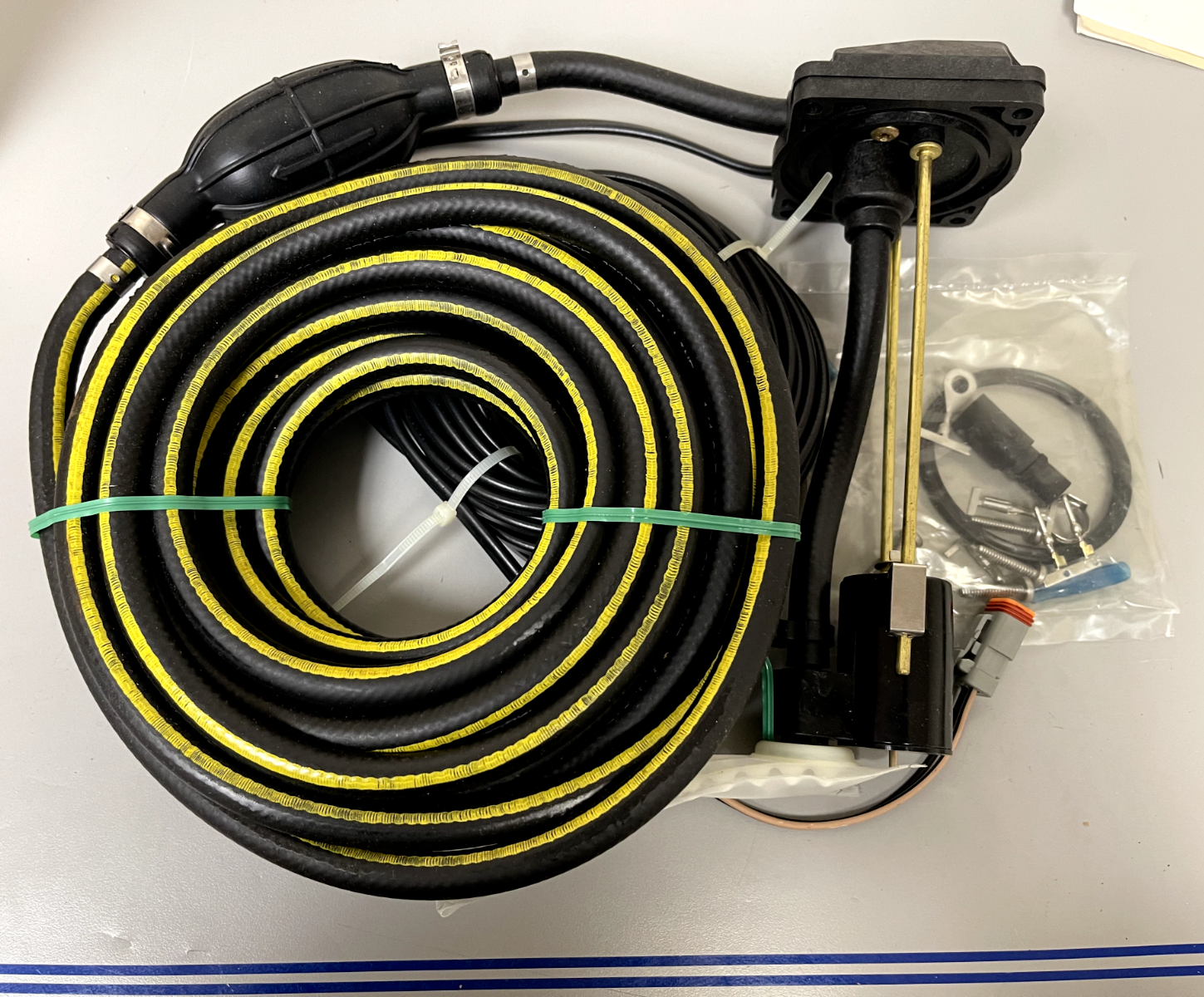 *NEW OEM* 0670 Johnson Evinrude Oil Tank Pick Up Kit 0177303 177303