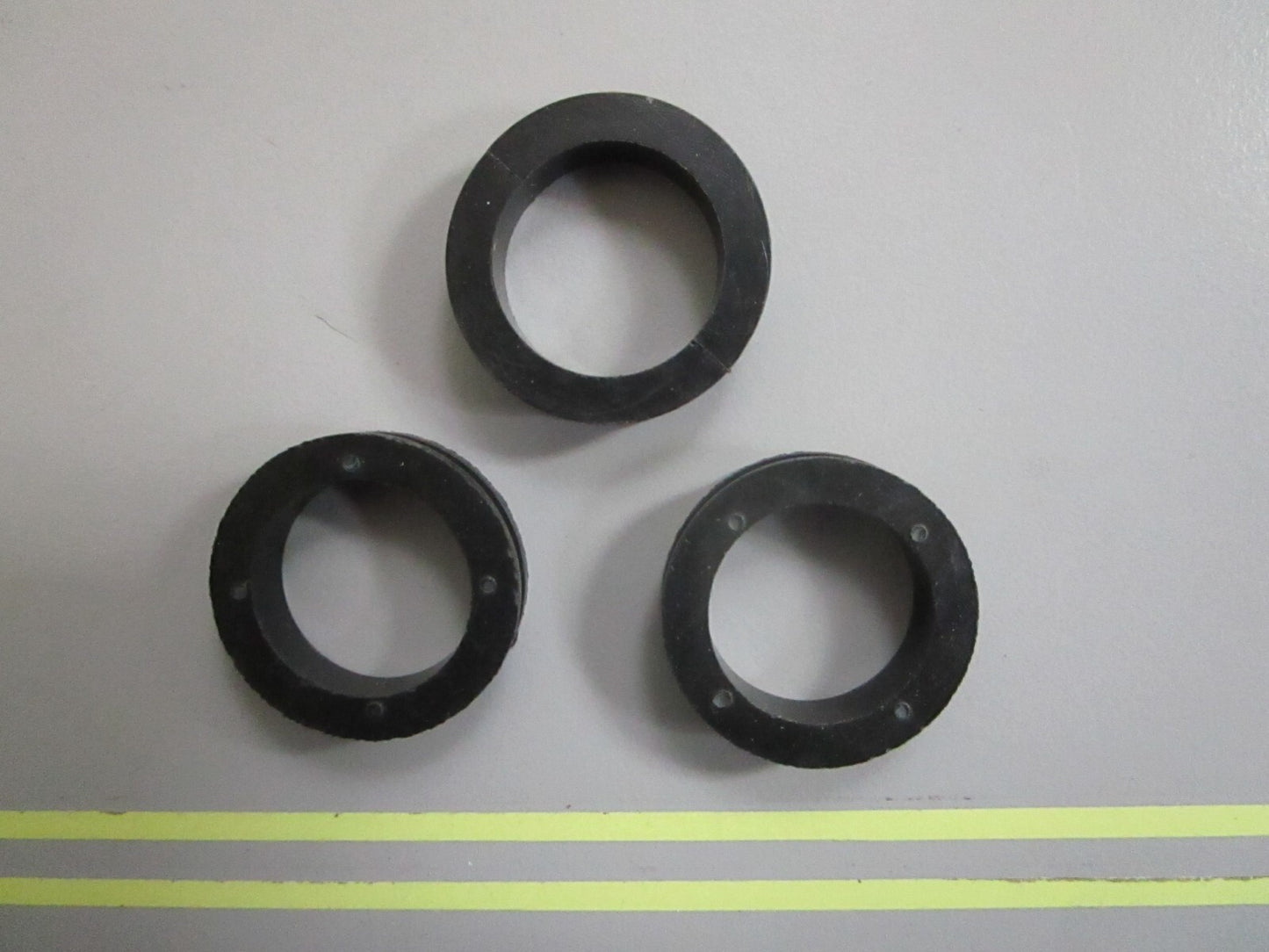 *NEW OEM* (LOT OF 3) 0810 Mercury Quicksilver Grommet 25-64872