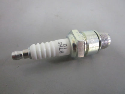 NEW OEM (LOT OF 4) B7HS-10 NGK Spark Plug 0820