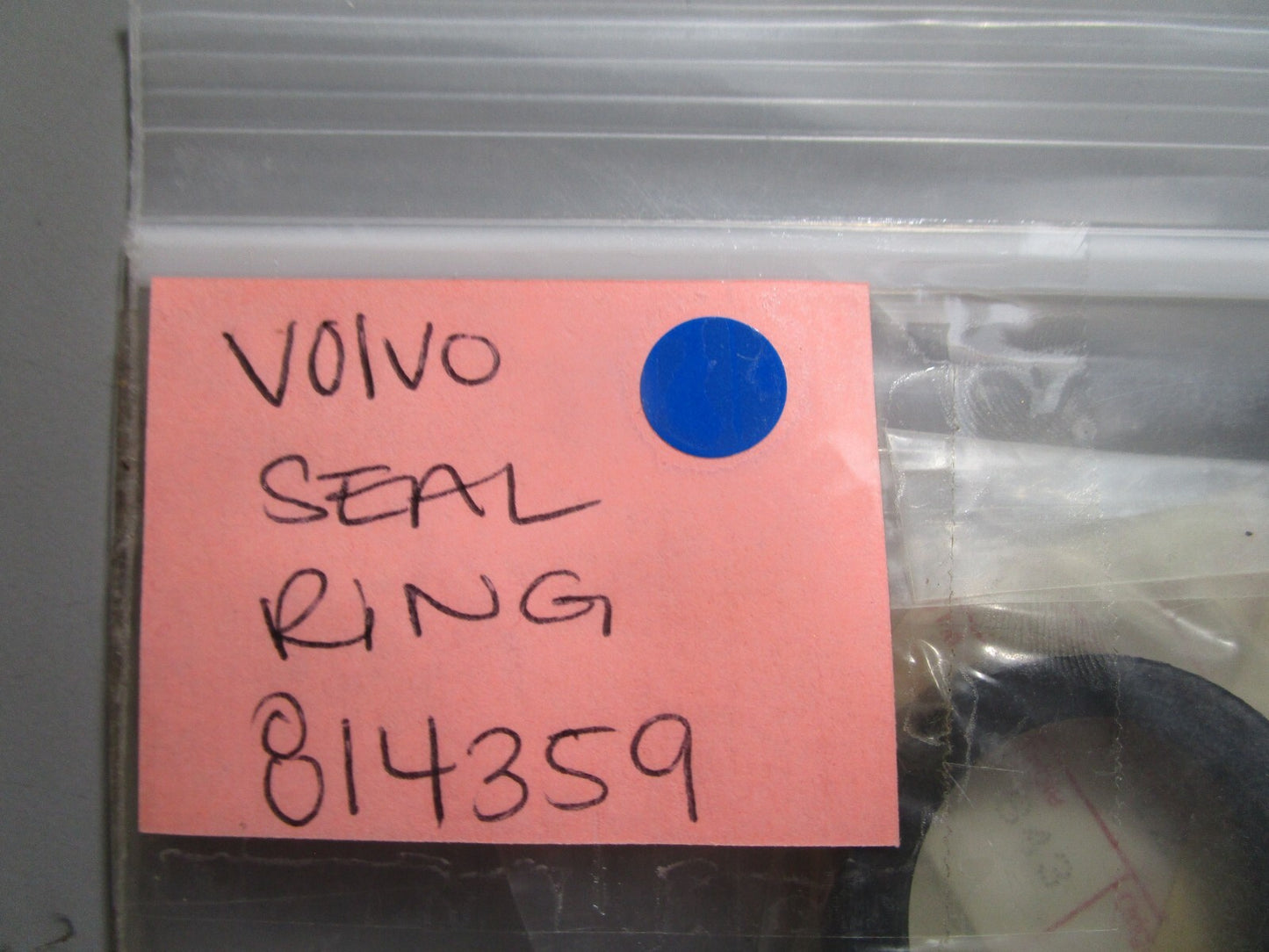 *NEW OEM* 0810 Volvo Penta Seal 814359