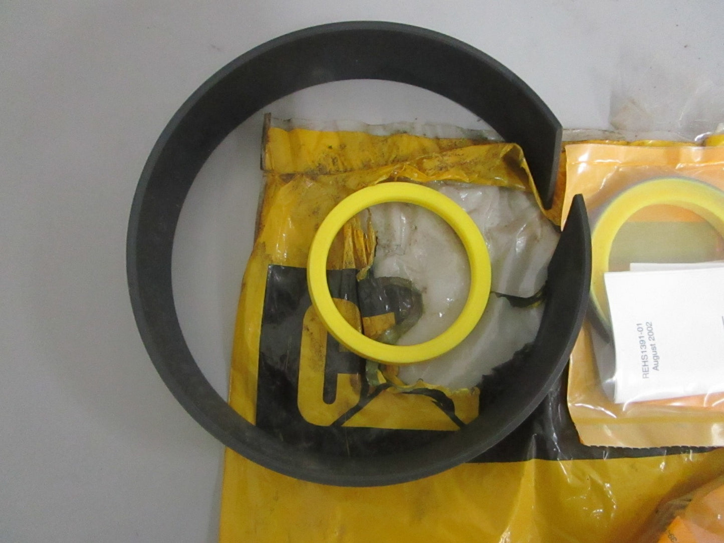 NEW OEM 243-5797 CAT Seal Kit 0820