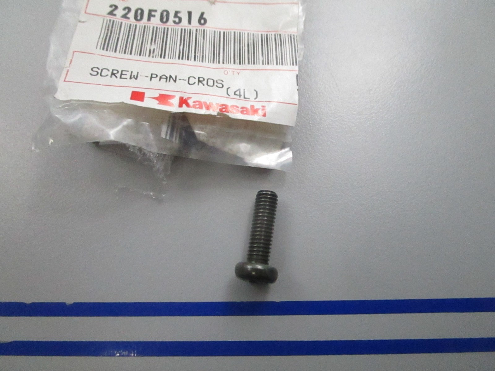 NEW OEM Kawasaki 220F0516 Pan Cross Screw 0810