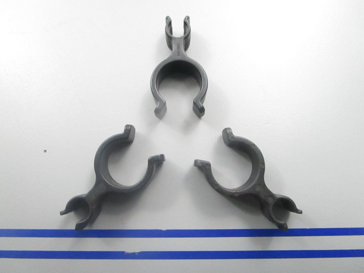 *NEW OEM* (LOT OF 3) 0810 OMC Johnson Evinrude Clip 3011345 03011345