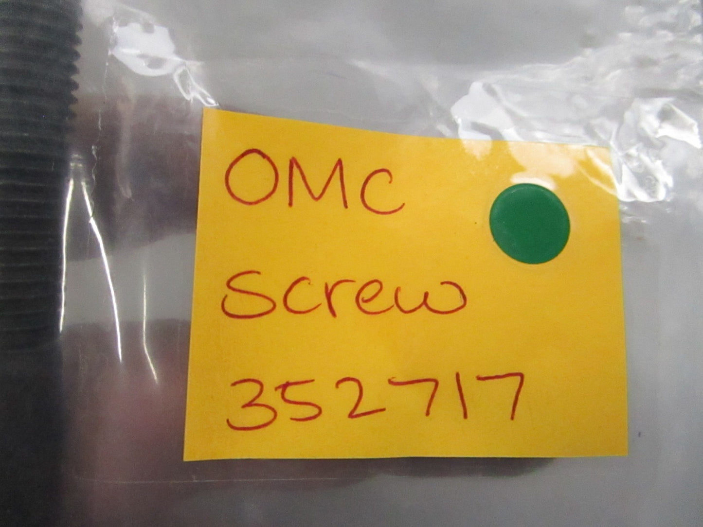 NEW OEM 352717 0352717 OMC Johnson Evinrude Screw 0810