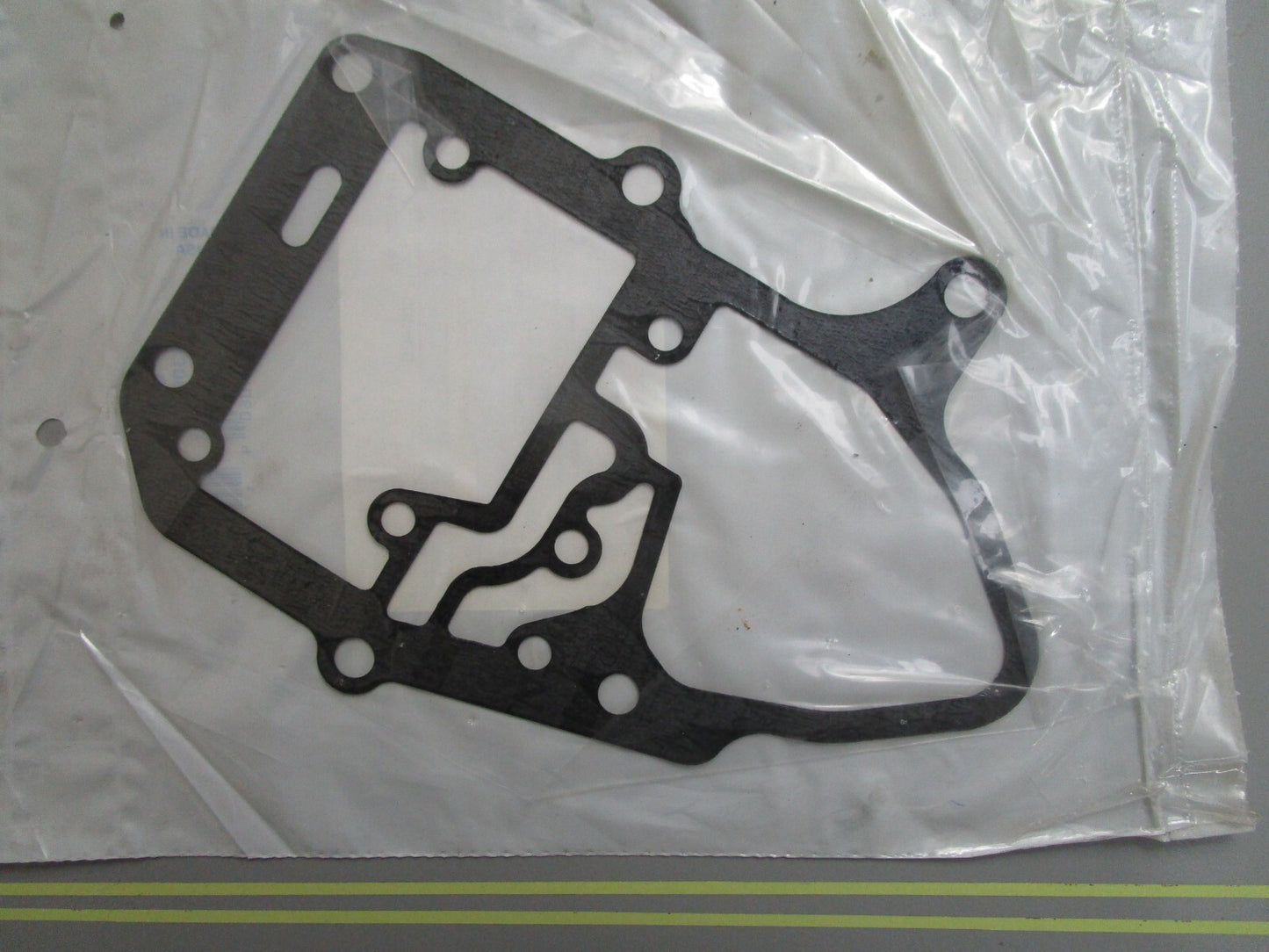 *NEW OEM* 0810 OMC Johnson Evinrude Gasket 330621 0330621