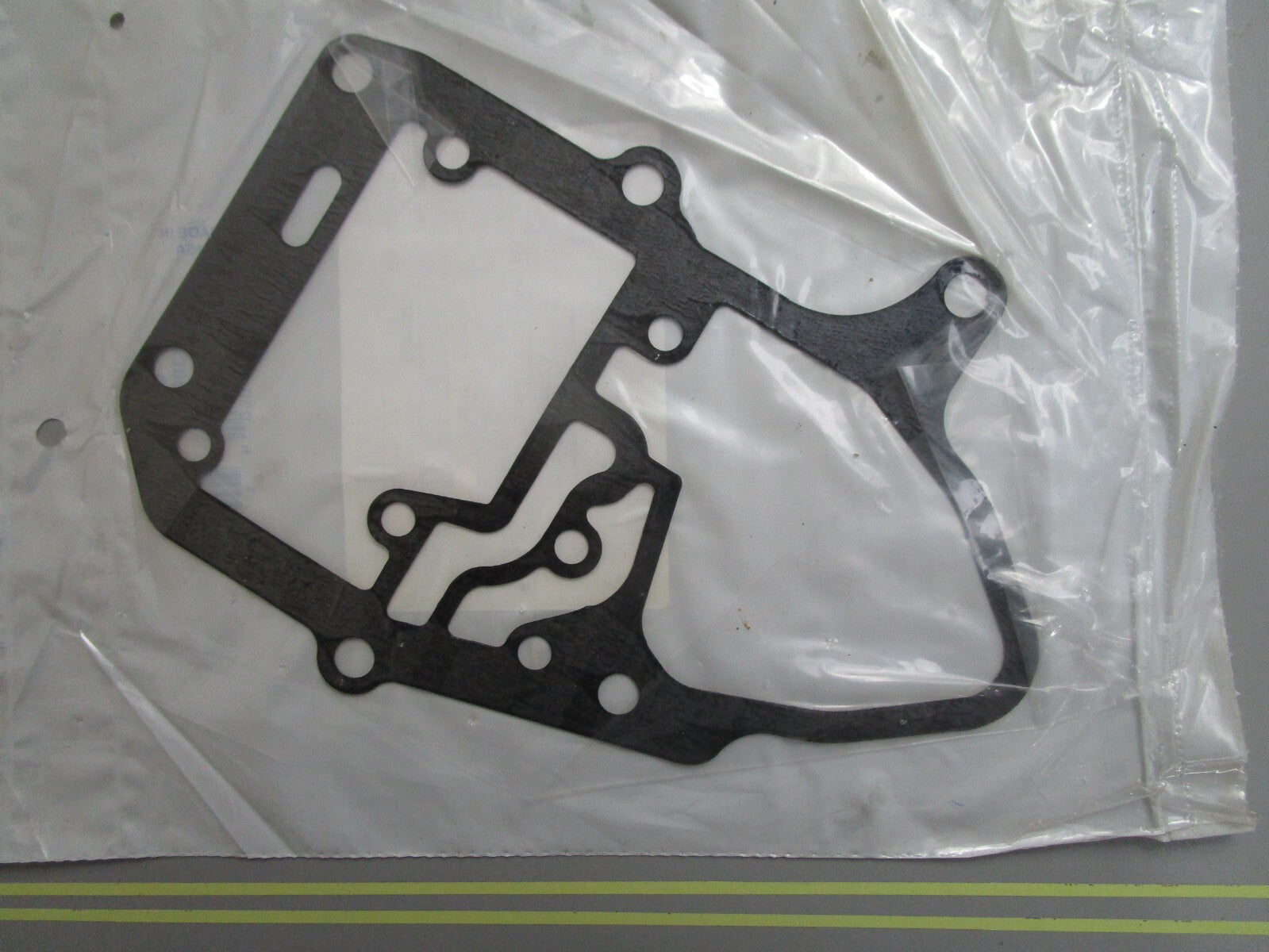 *NEW OEM* 0810 OMC Johnson Evinrude Gasket 330621 0330621